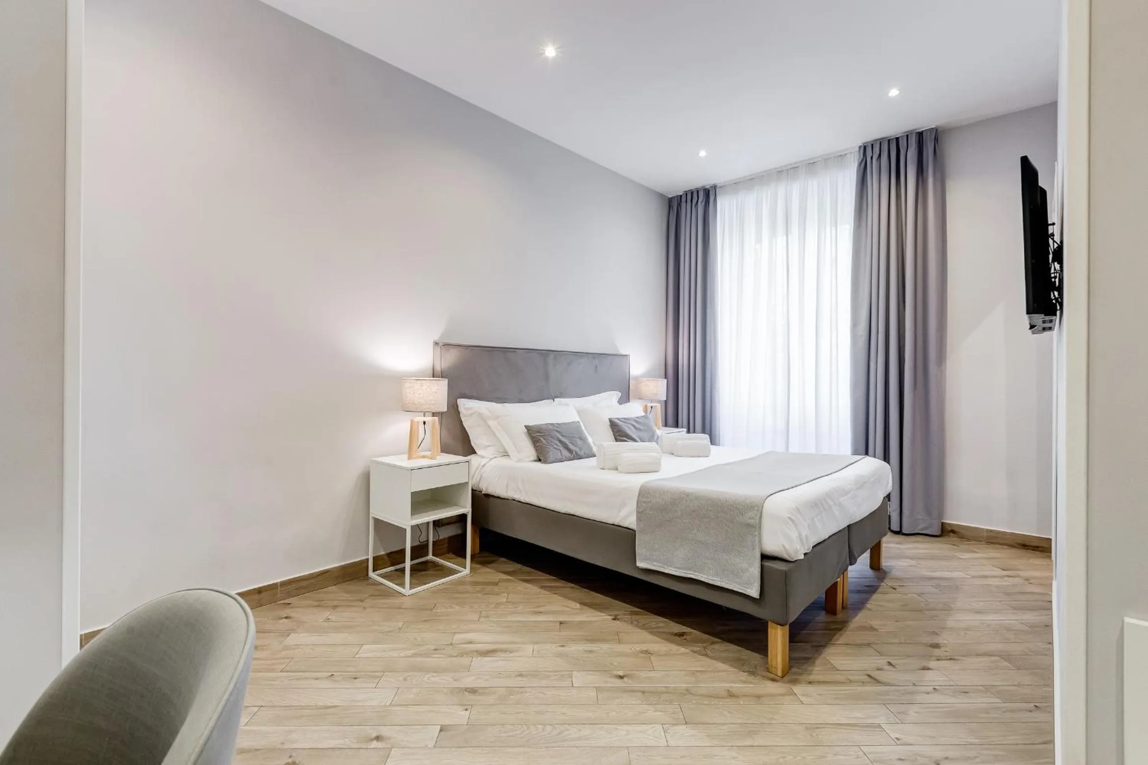 Photo of the whole room, Bed in Colonna Luxury Suites