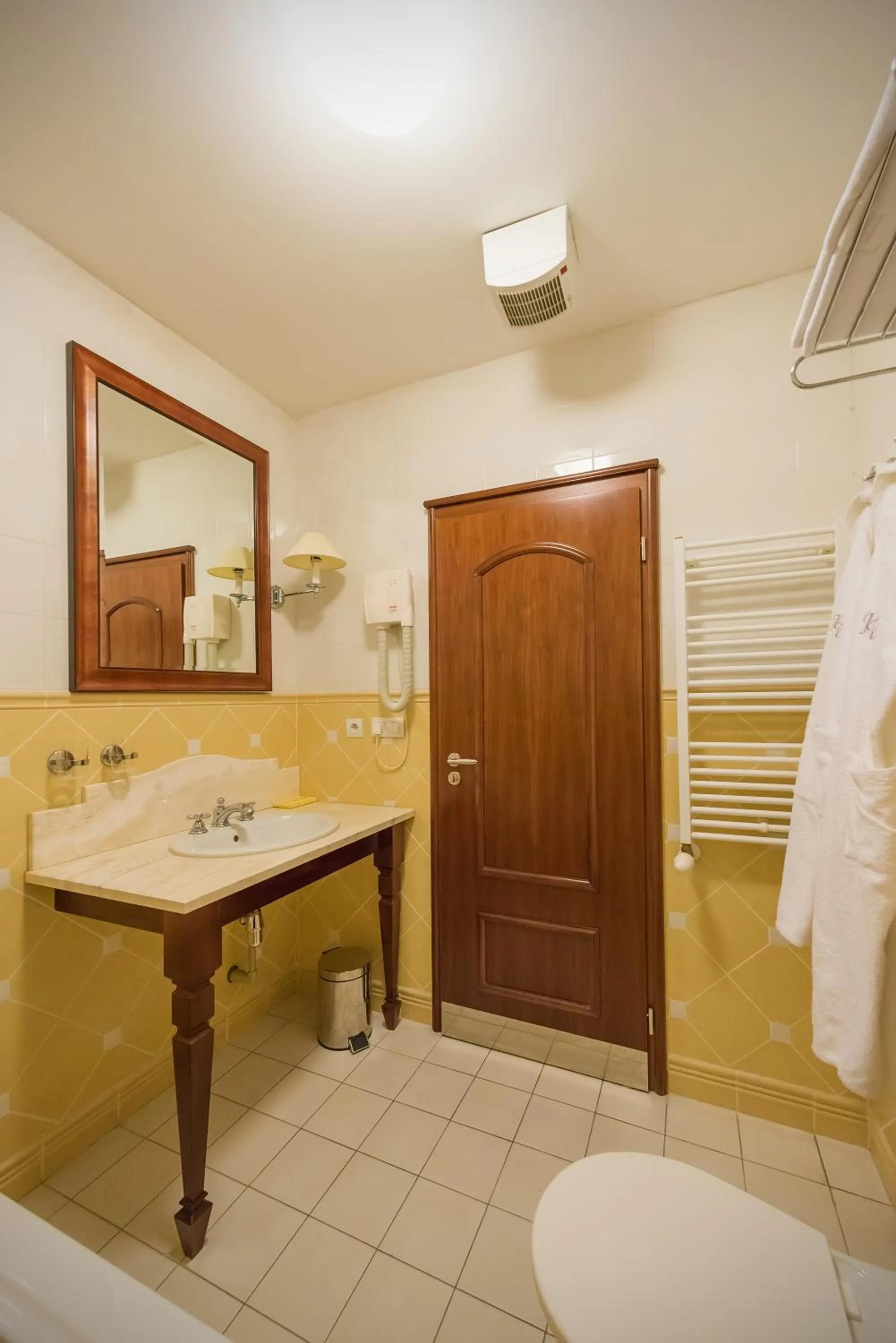 Bathroom in Hotel Torysa