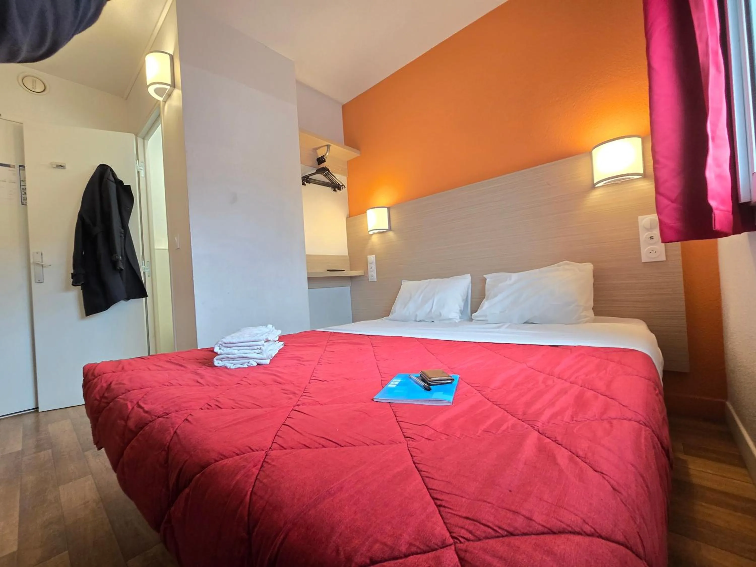 Bed in Premiere Classe Angers Est - St Barthelemy D'Anjou