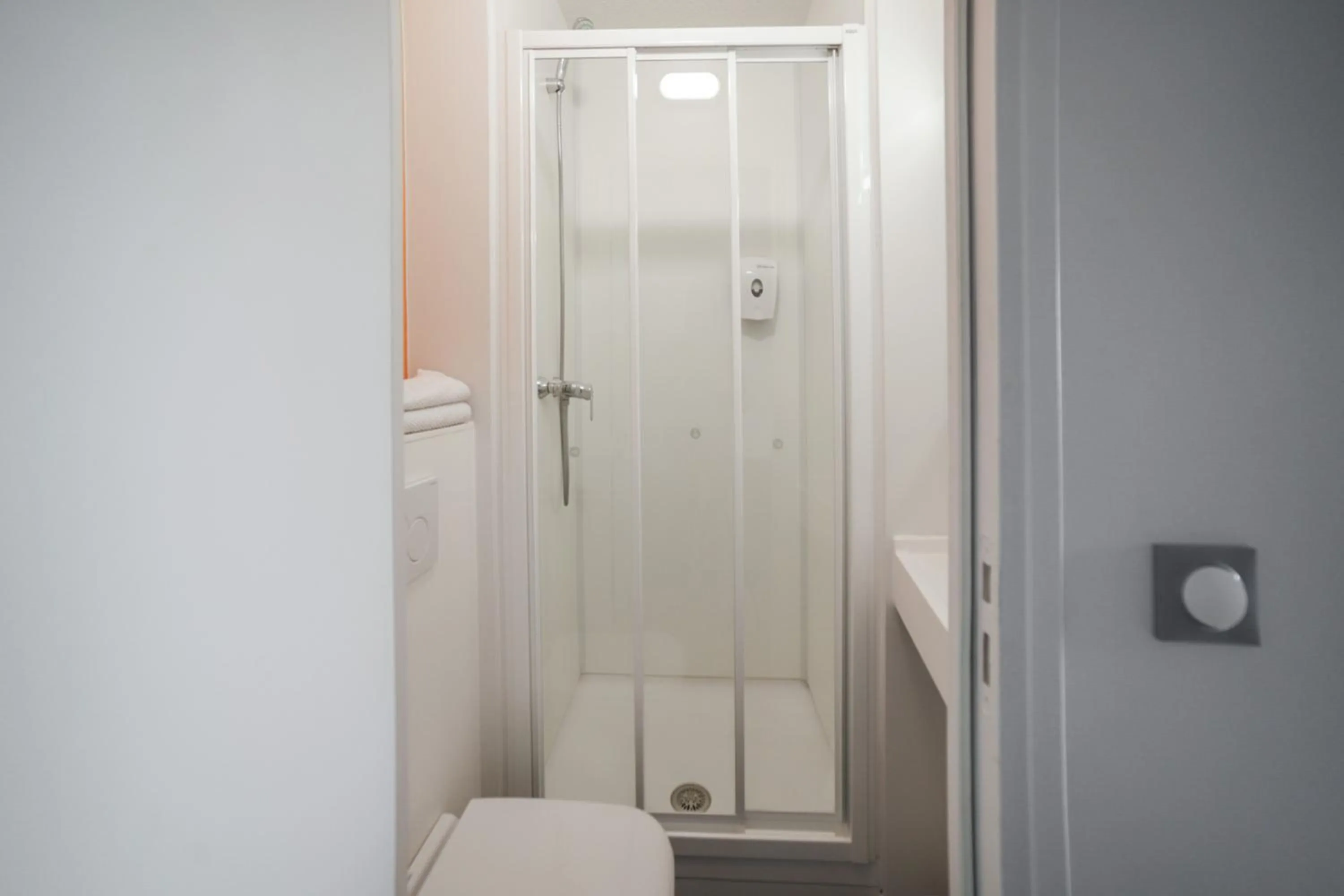 Bathroom in Premiere Classe Angers Est - St Barthelemy D'Anjou