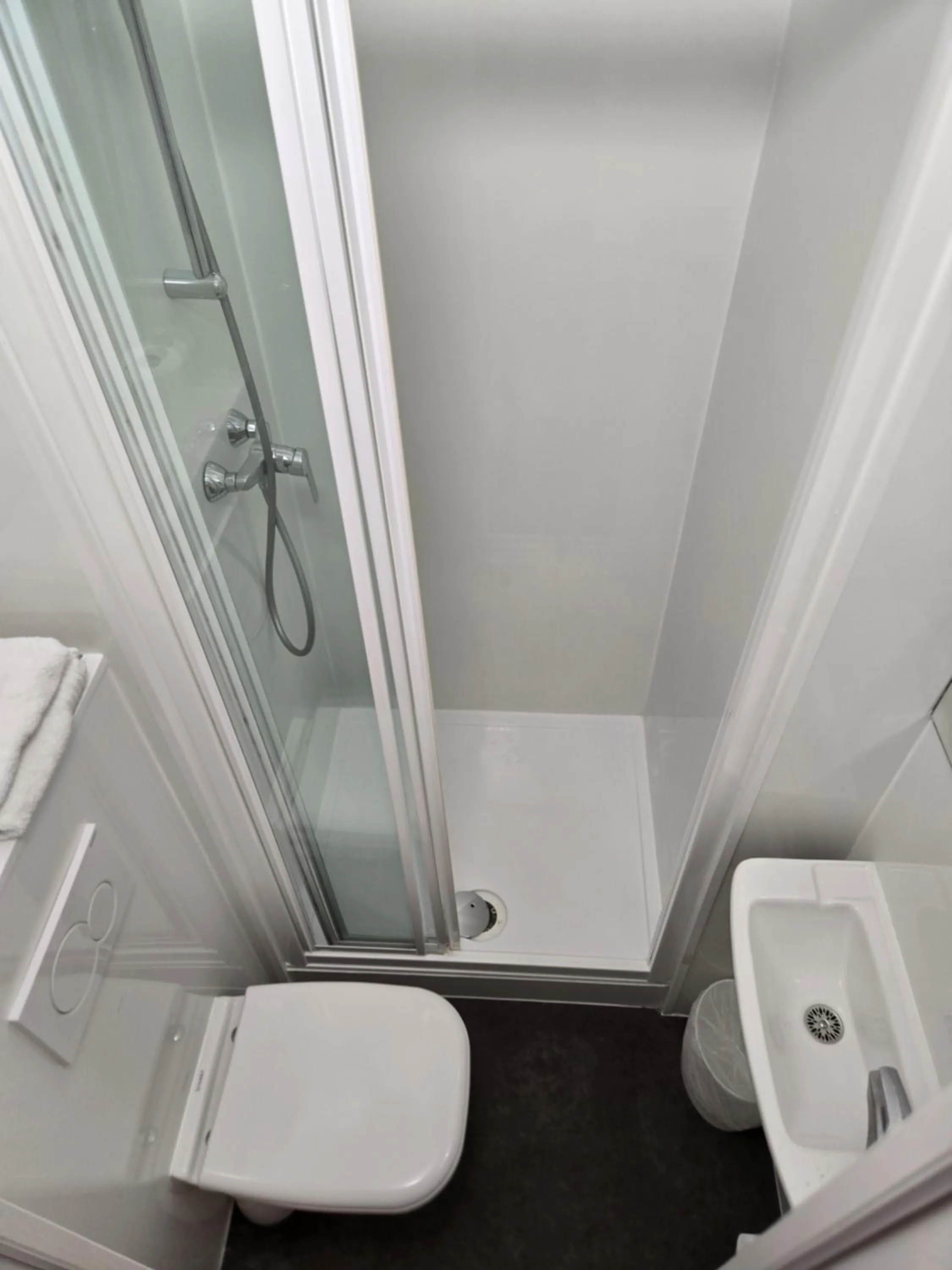 Shower in Premiere Classe Valence - Bourg Les Valence