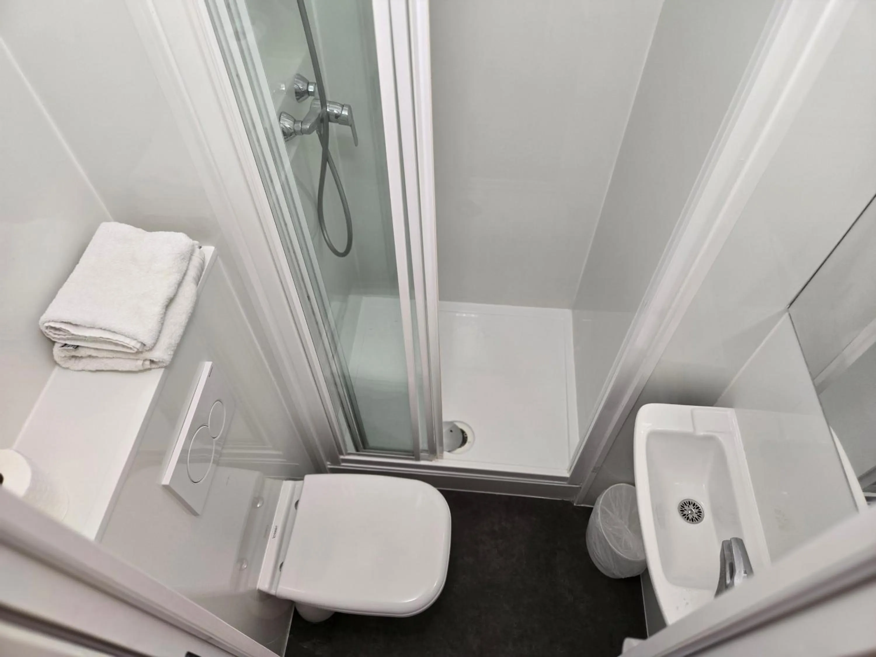 Shower in Premiere Classe Valence - Bourg Les Valence
