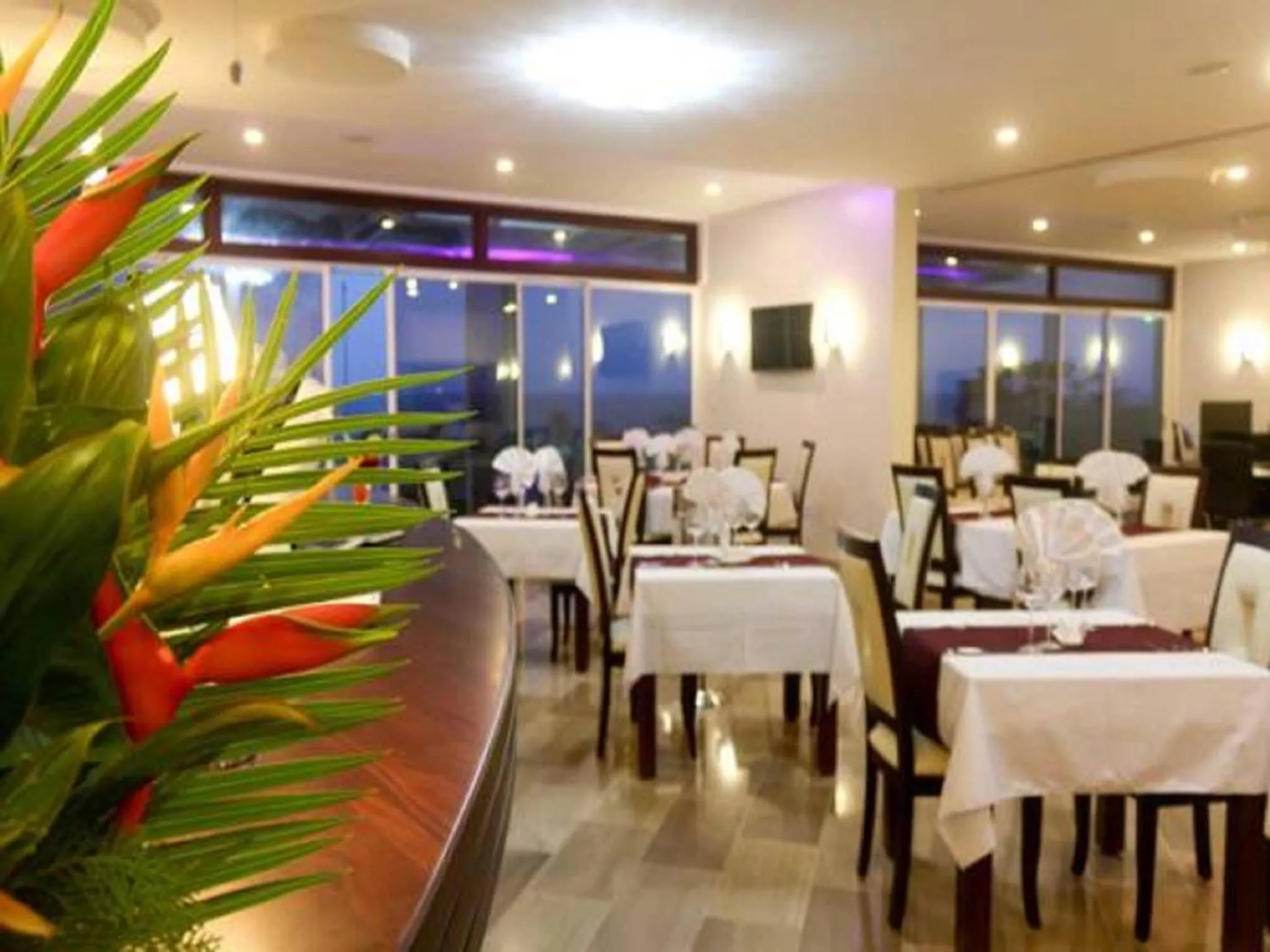 Restaurant/places to eat in Hotel du Golfe