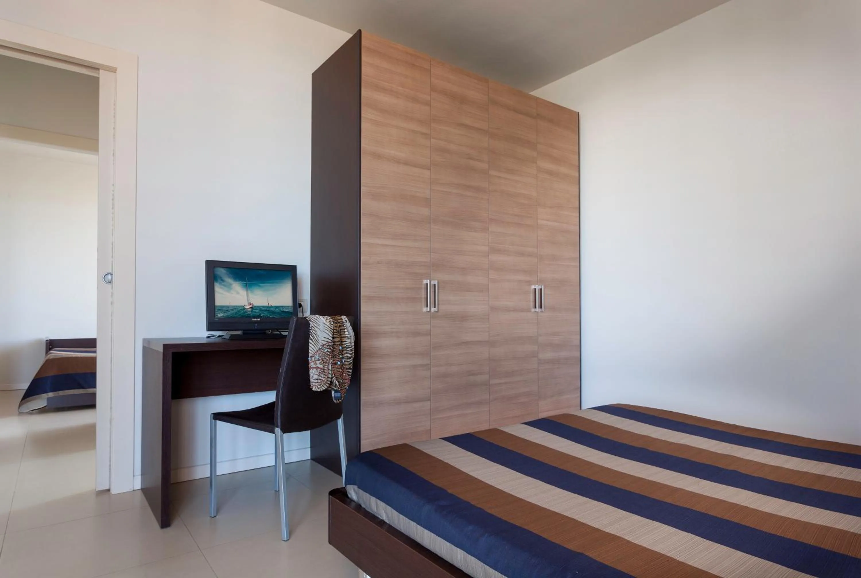 Property building, Bed in Residence Delfina