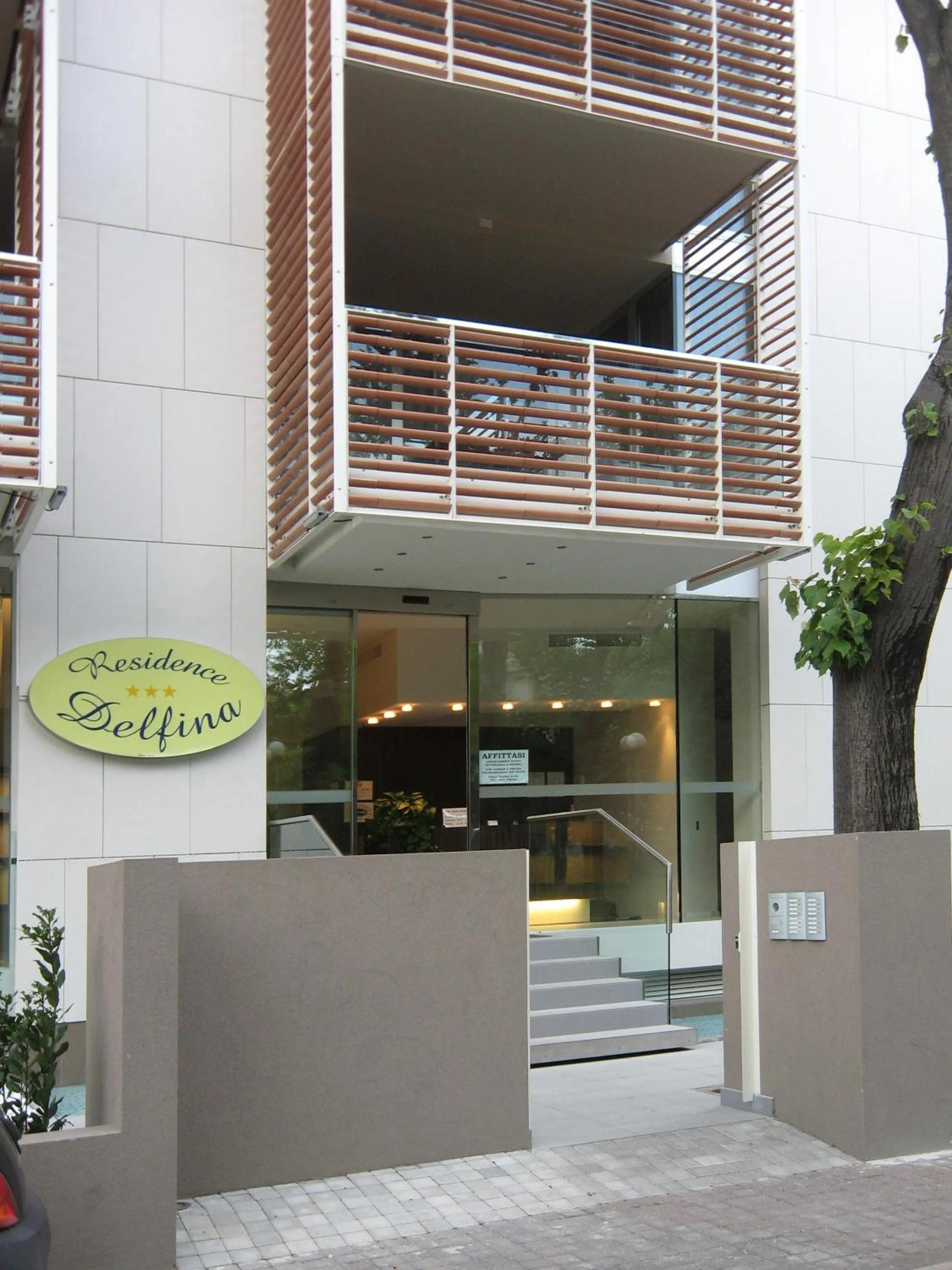 Facade/entrance in Residence Delfina