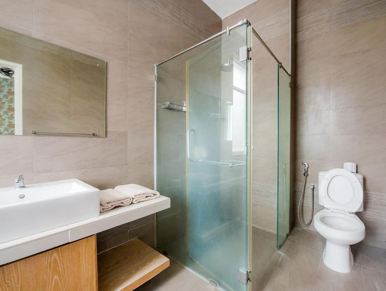 New Shamrock Beach Villas Seaview