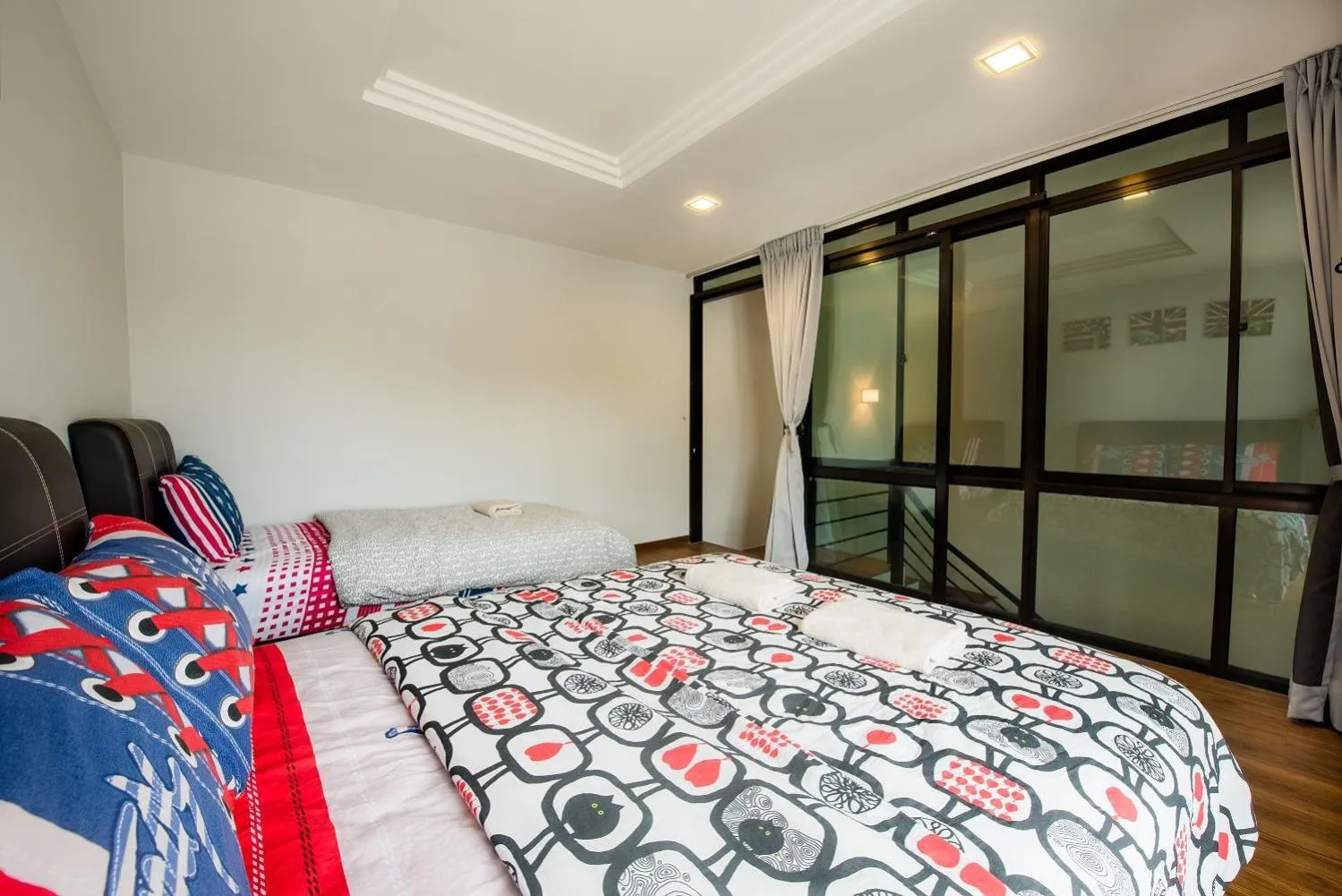 Bed in New Shamrock Beach Villas Seaview