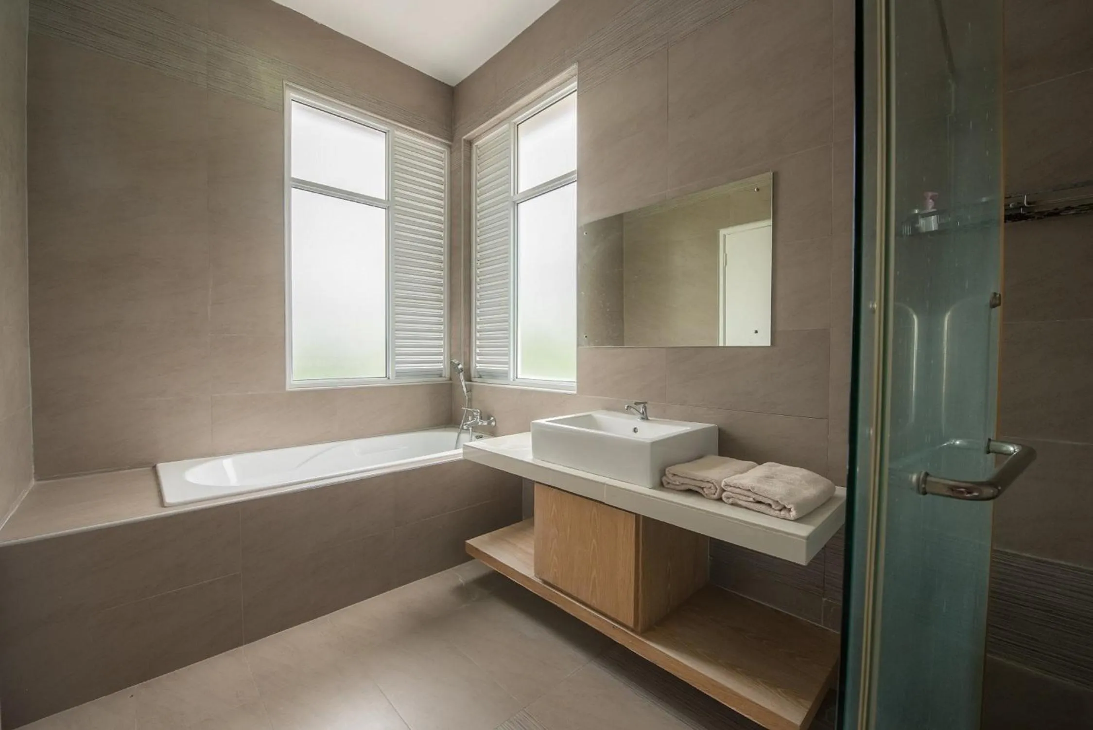 Bed in New Shamrock Beach Villas Seaview