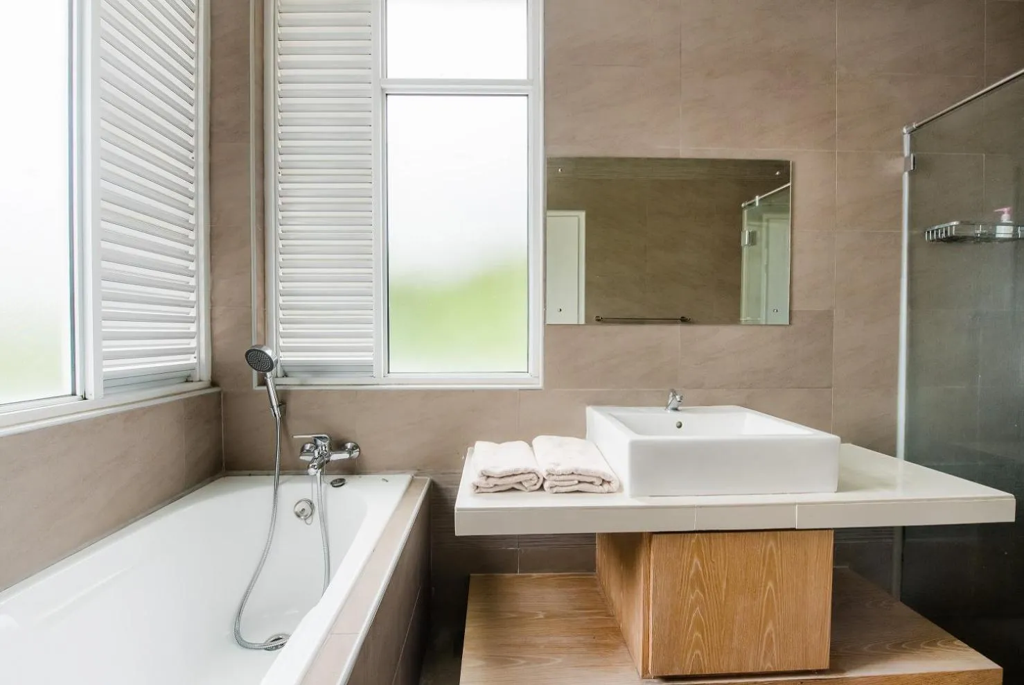 New Shamrock Beach Villas Seaview