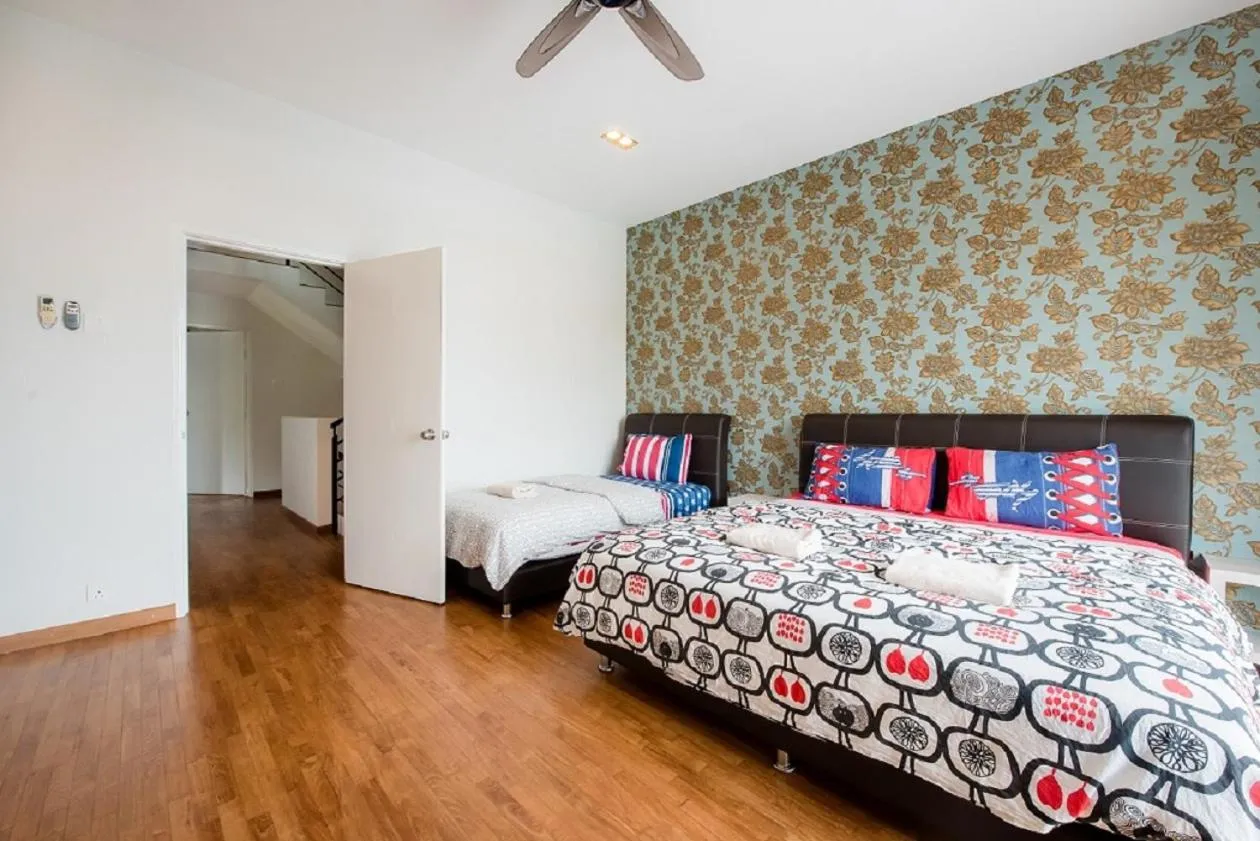 Bed in New Shamrock Beach Villas Seaview