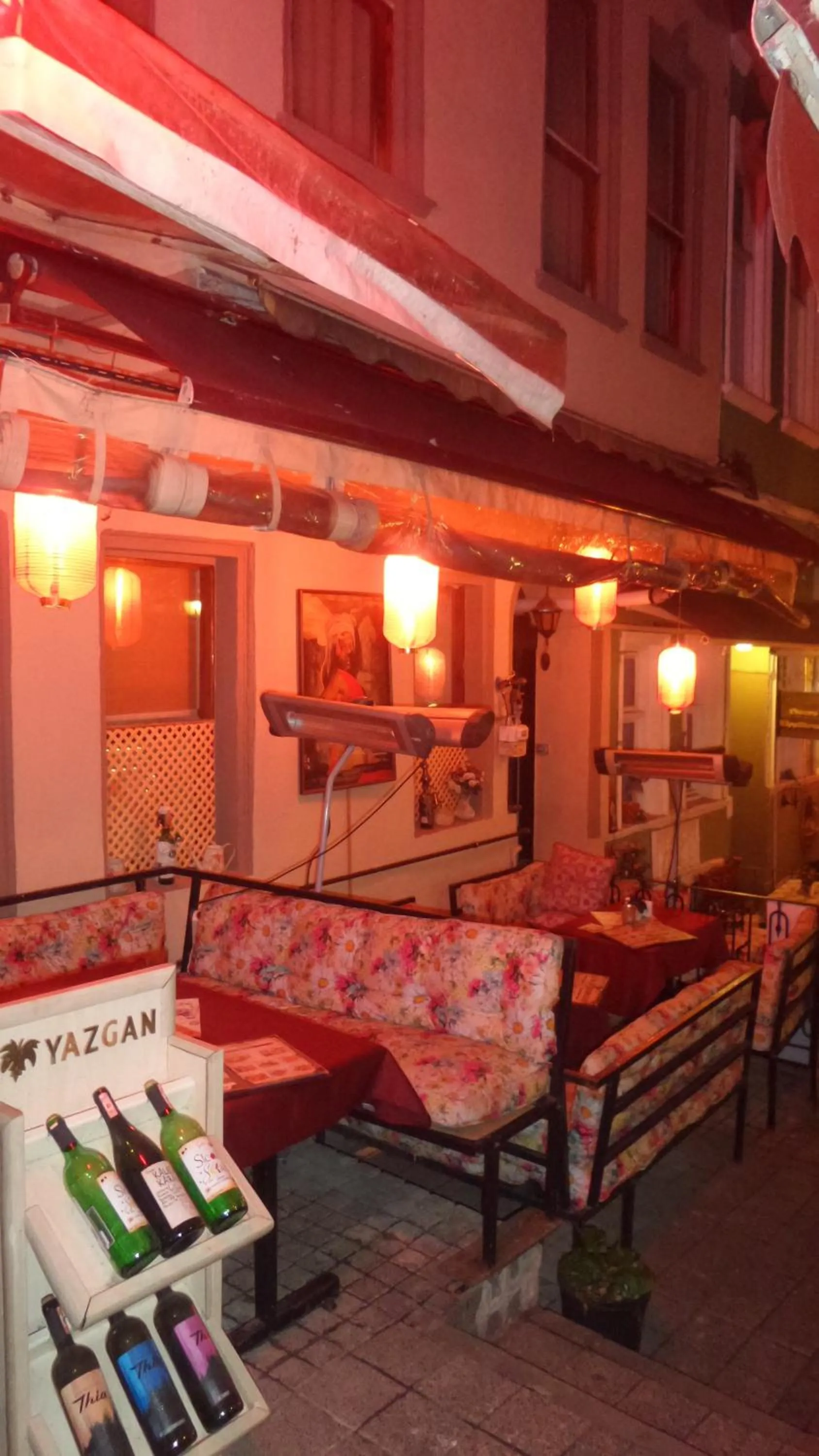 Restaurant/places to eat in Paxx Istanbul Hotel&Hostel