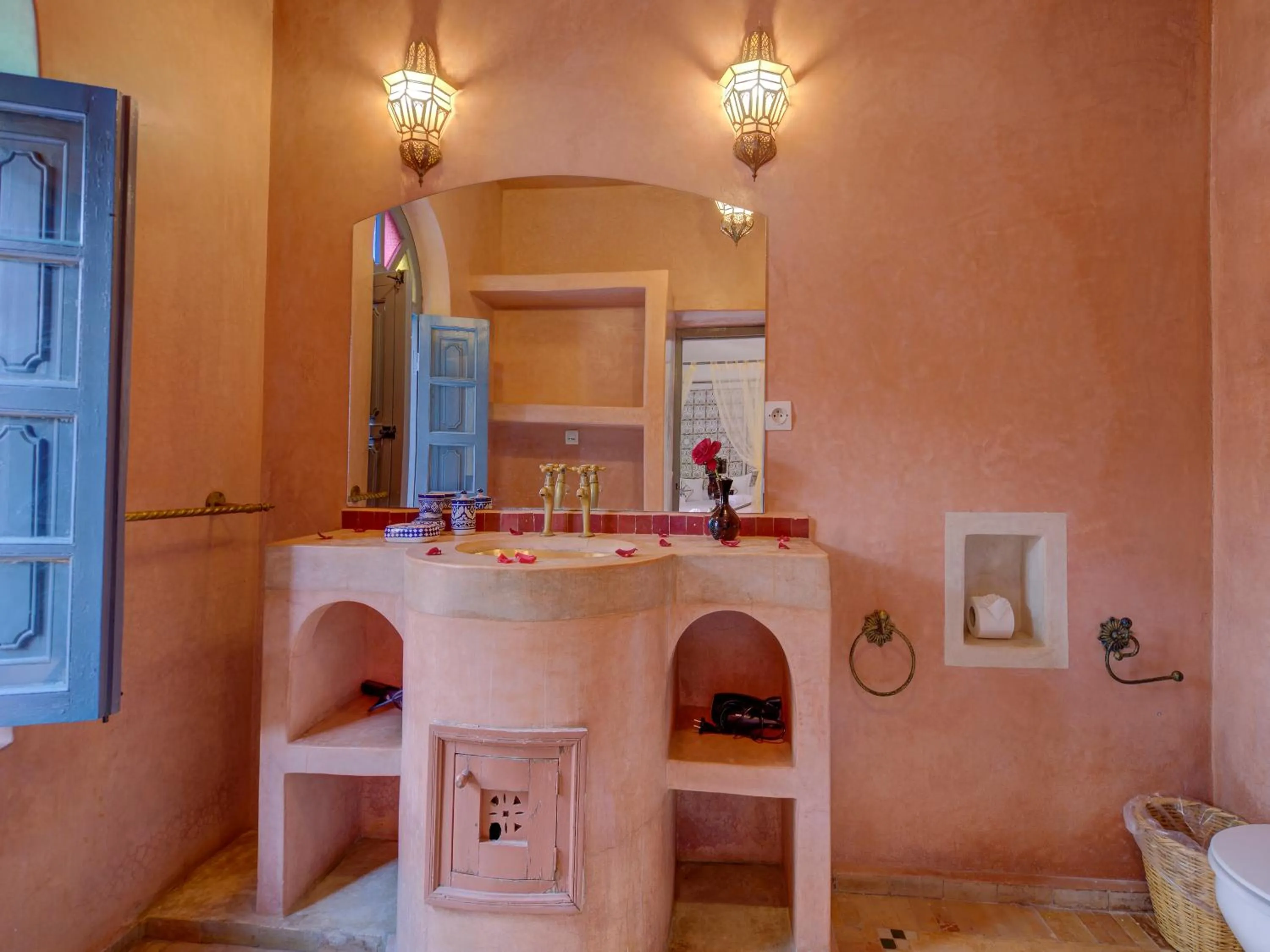 Bathroom in Palais Tinmel Marrakech