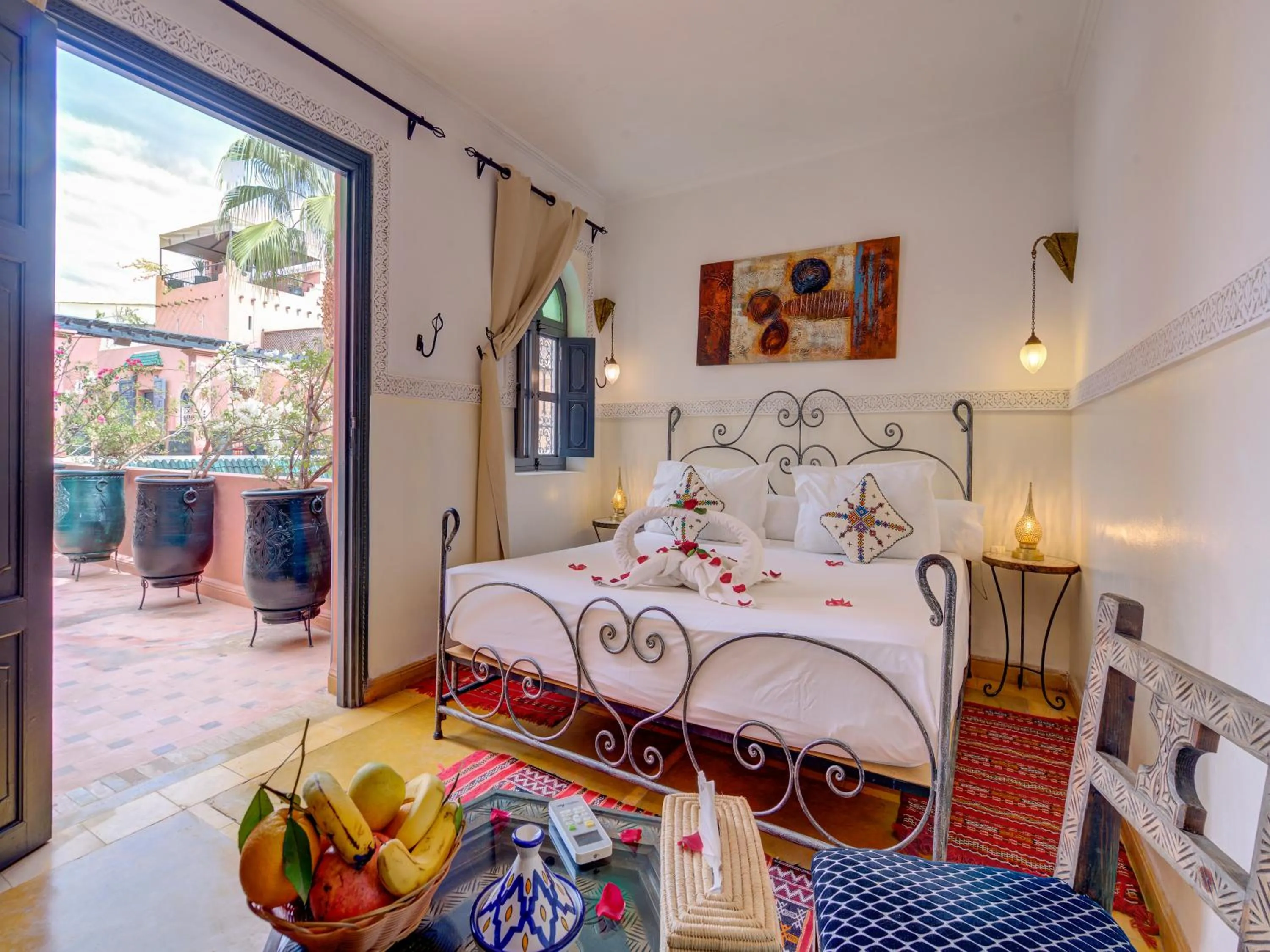 Photo of the whole room, Bed in Palais Tinmel Marrakech