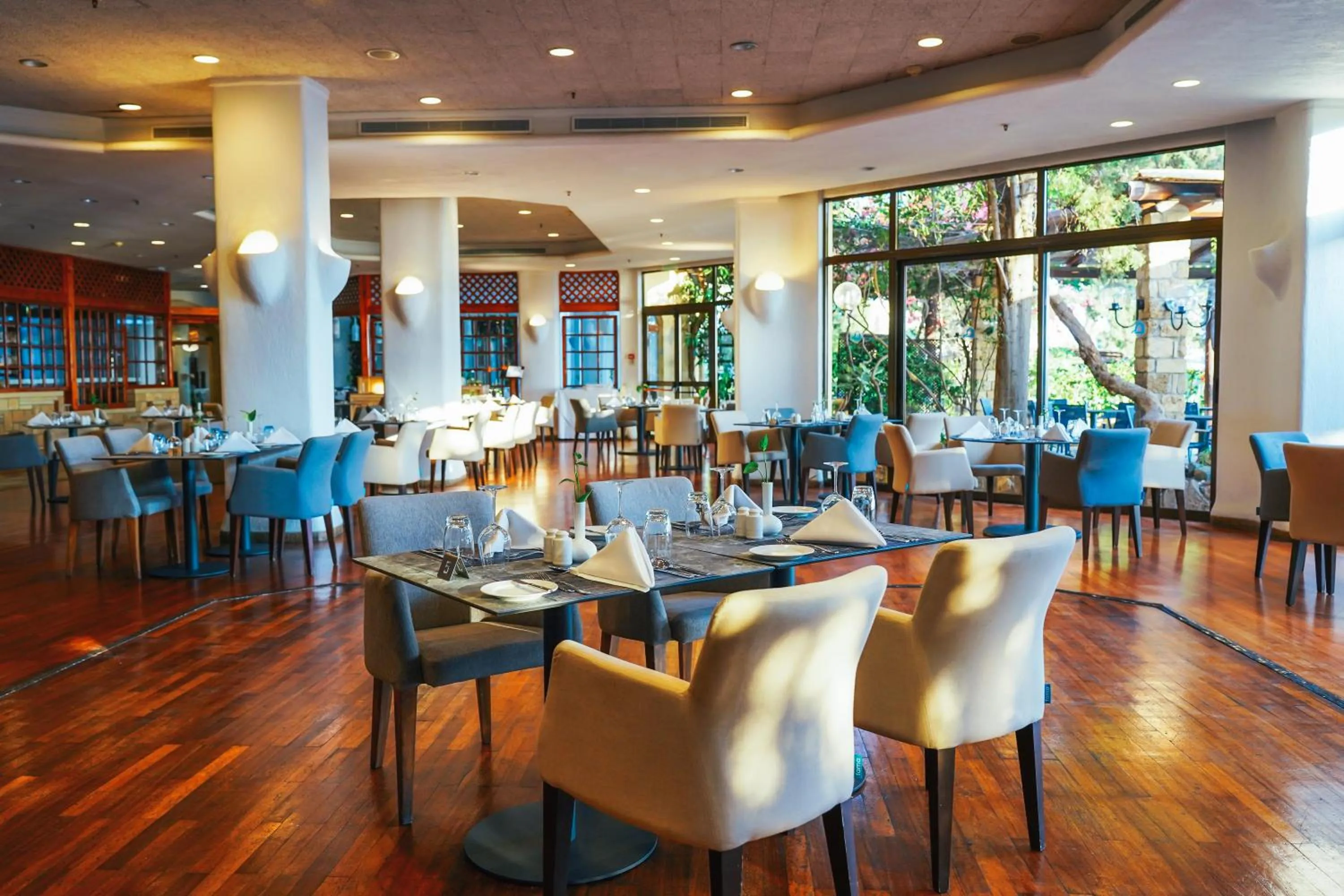 Restaurant/places to eat in Coral Beach Hotel & Resort Cyprus