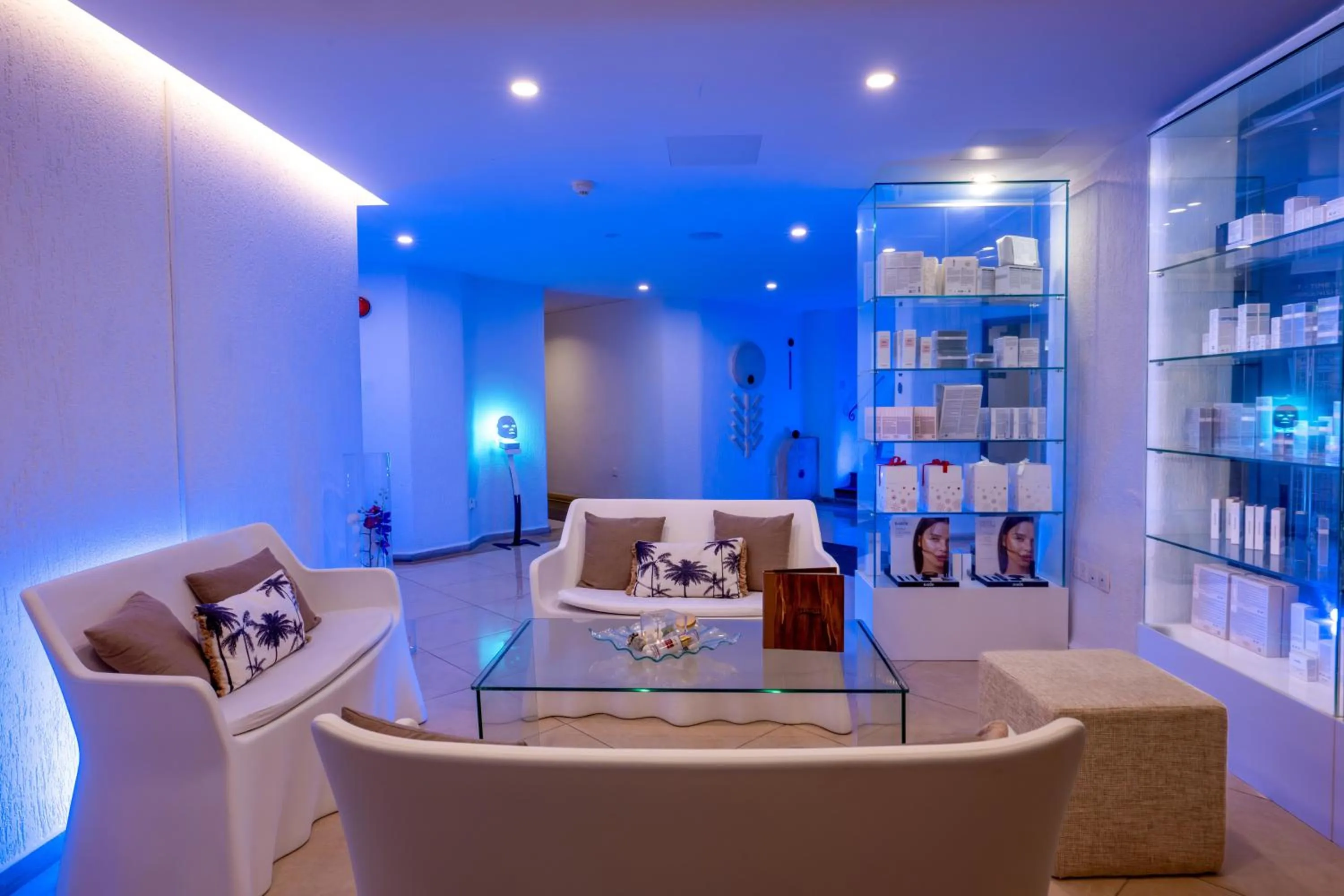 Lounge or bar in Coral Beach Hotel & Resort Cyprus