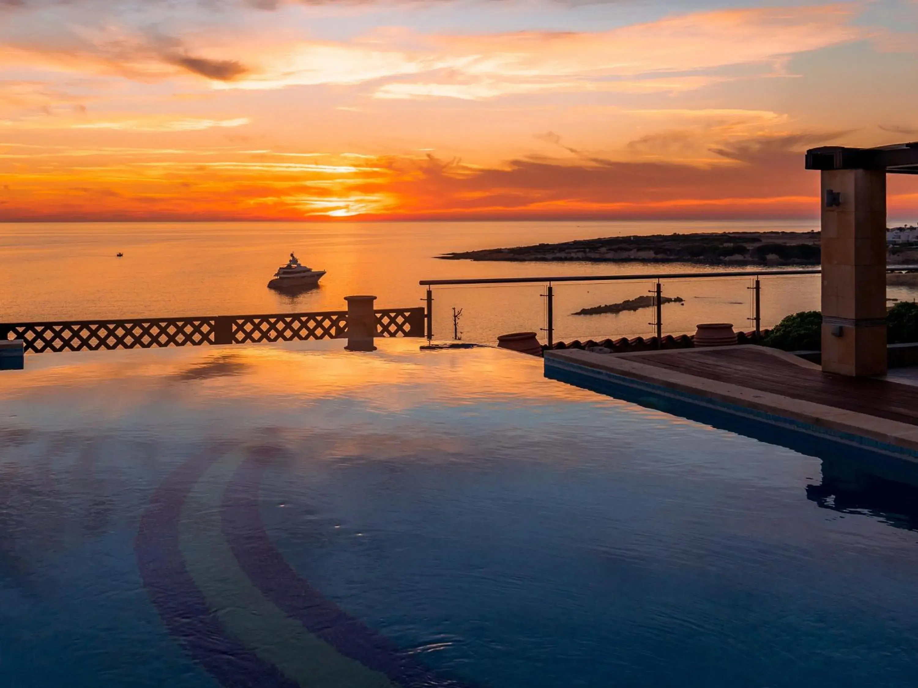 Royal Suite in Coral Beach Hotel & Resort Cyprus Royal Suite in Coral Beach Hotel & Resort Cyprus