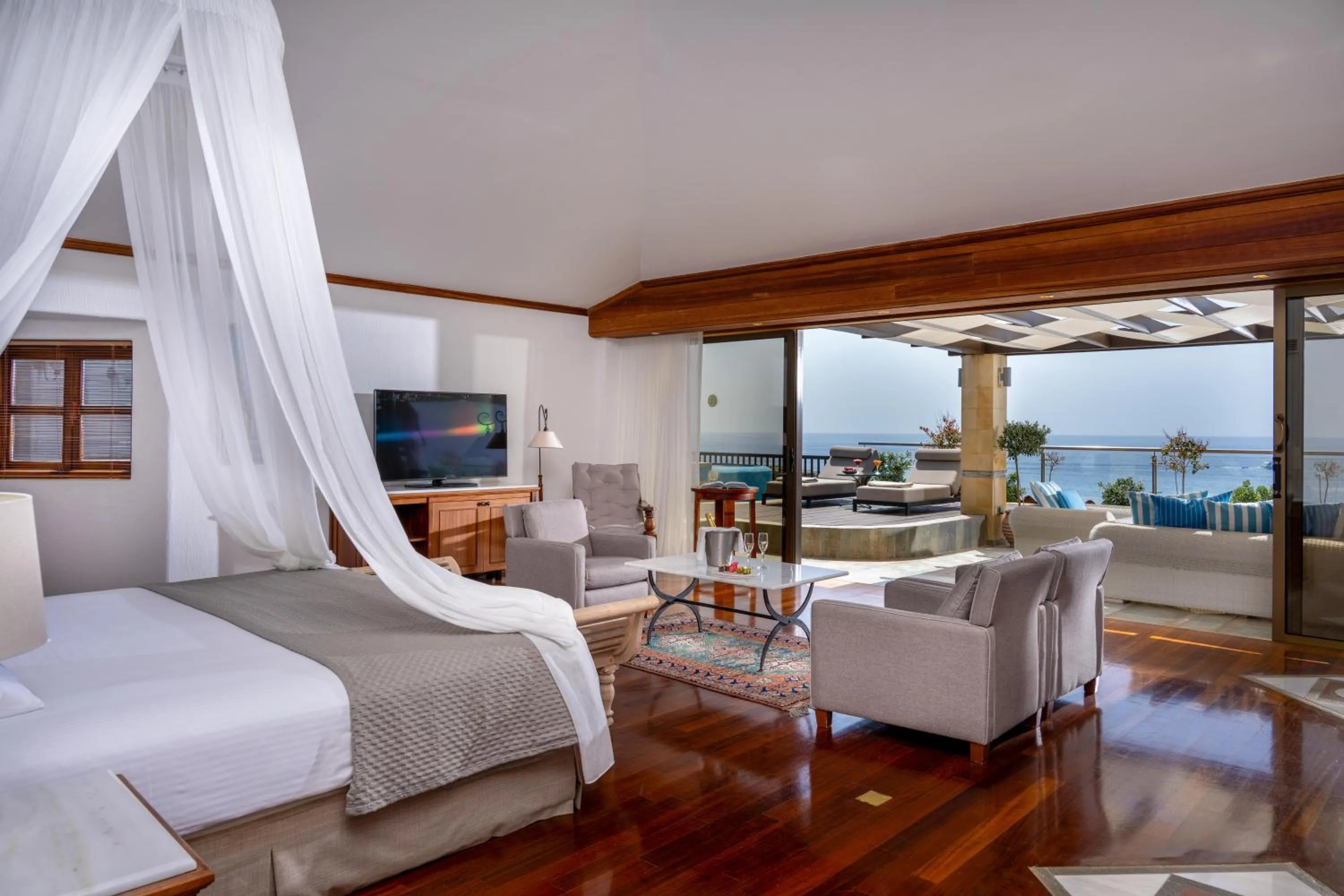 Photo of the whole room, Bed in Coral Beach Hotel & Resort Cyprus