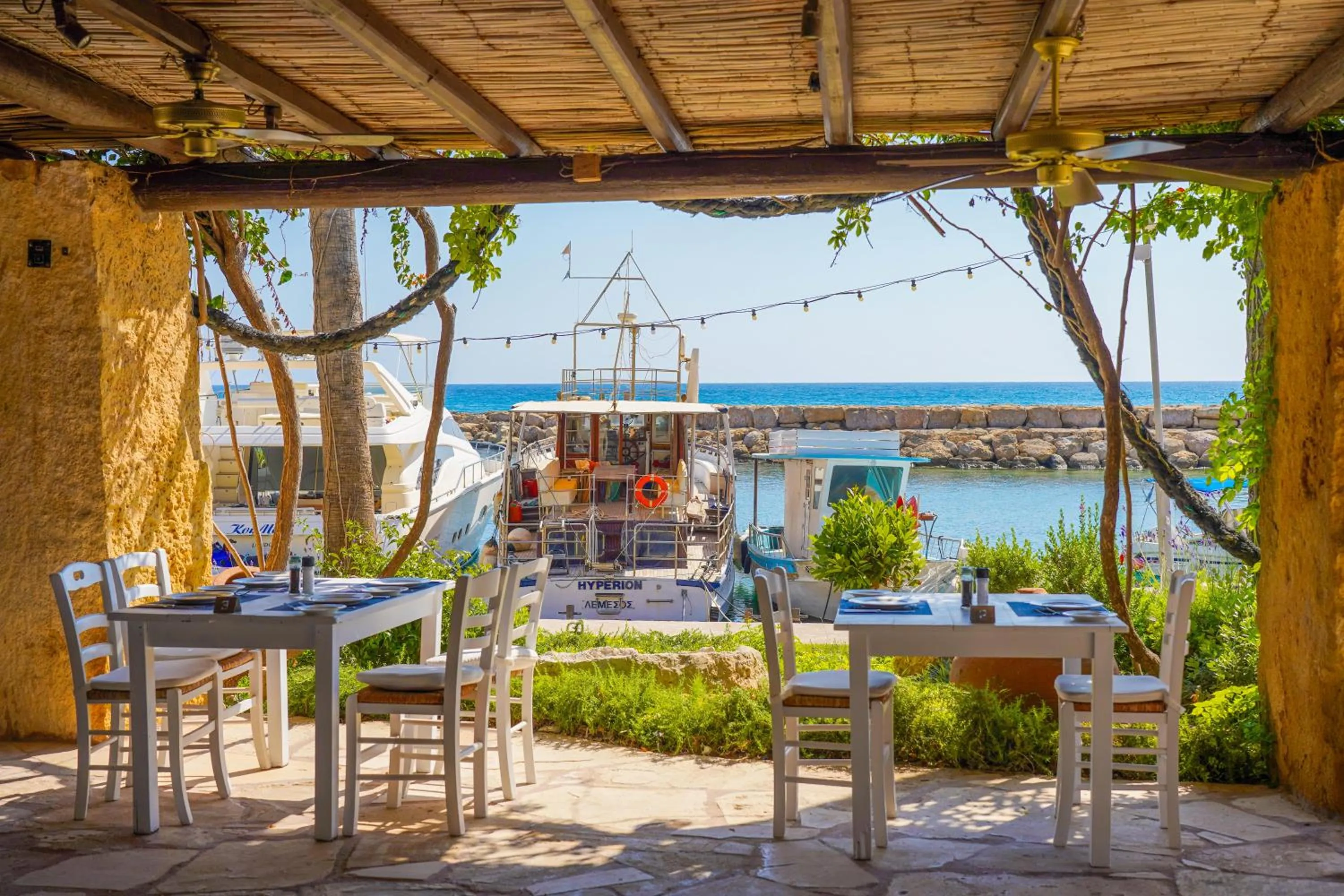 Restaurant/places to eat in Coral Beach Hotel & Resort Cyprus