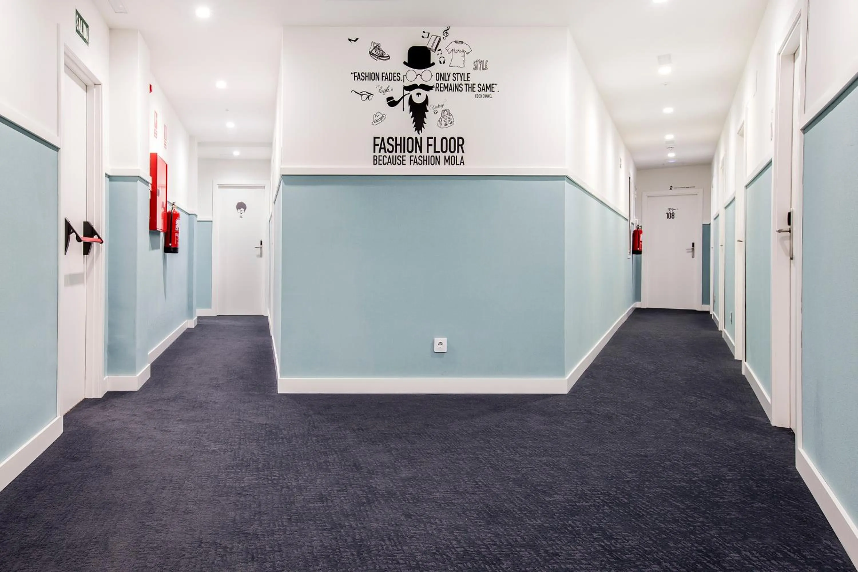 Area and facilities in Mola Hostel