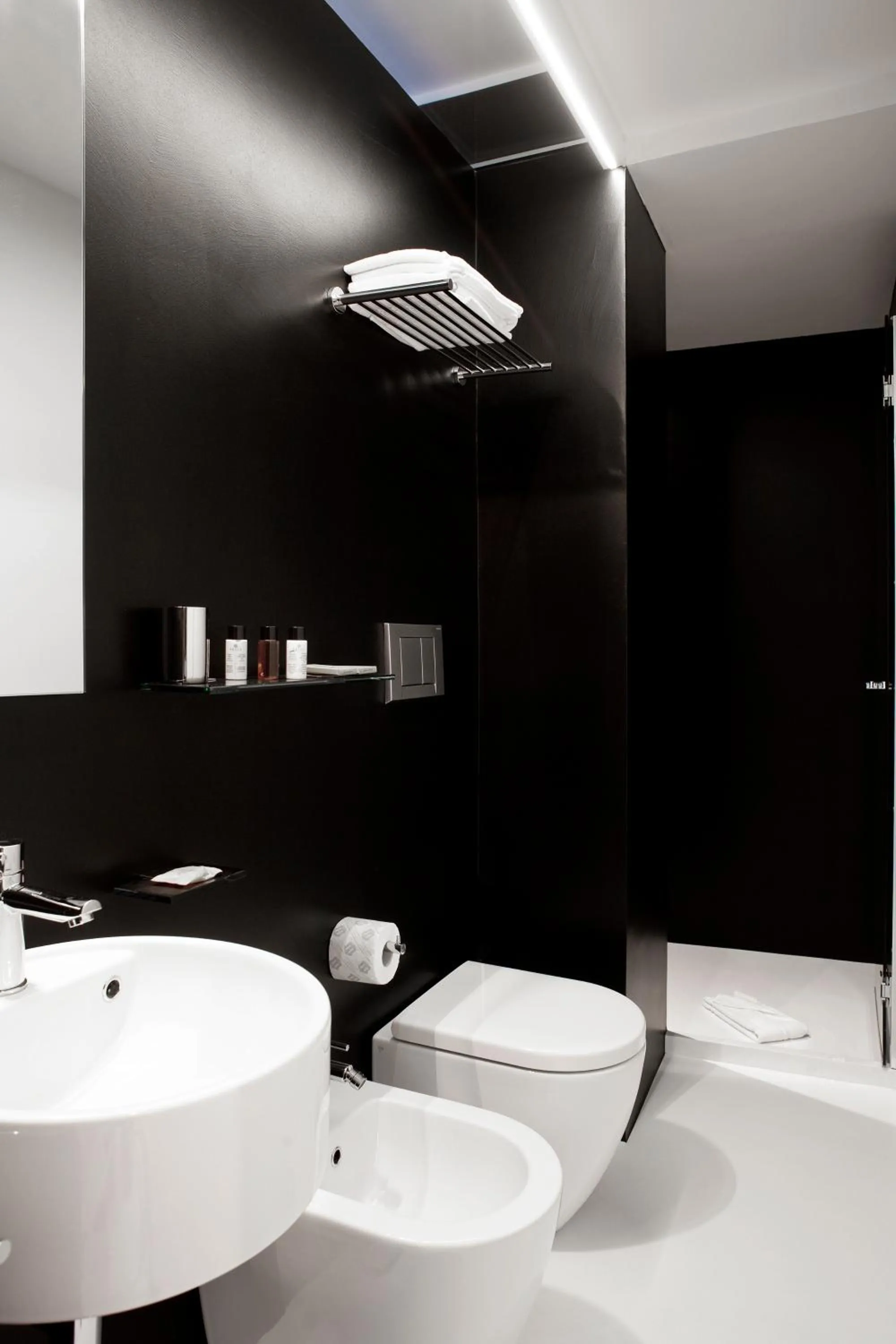 Bathroom in Sora Luxury Inn