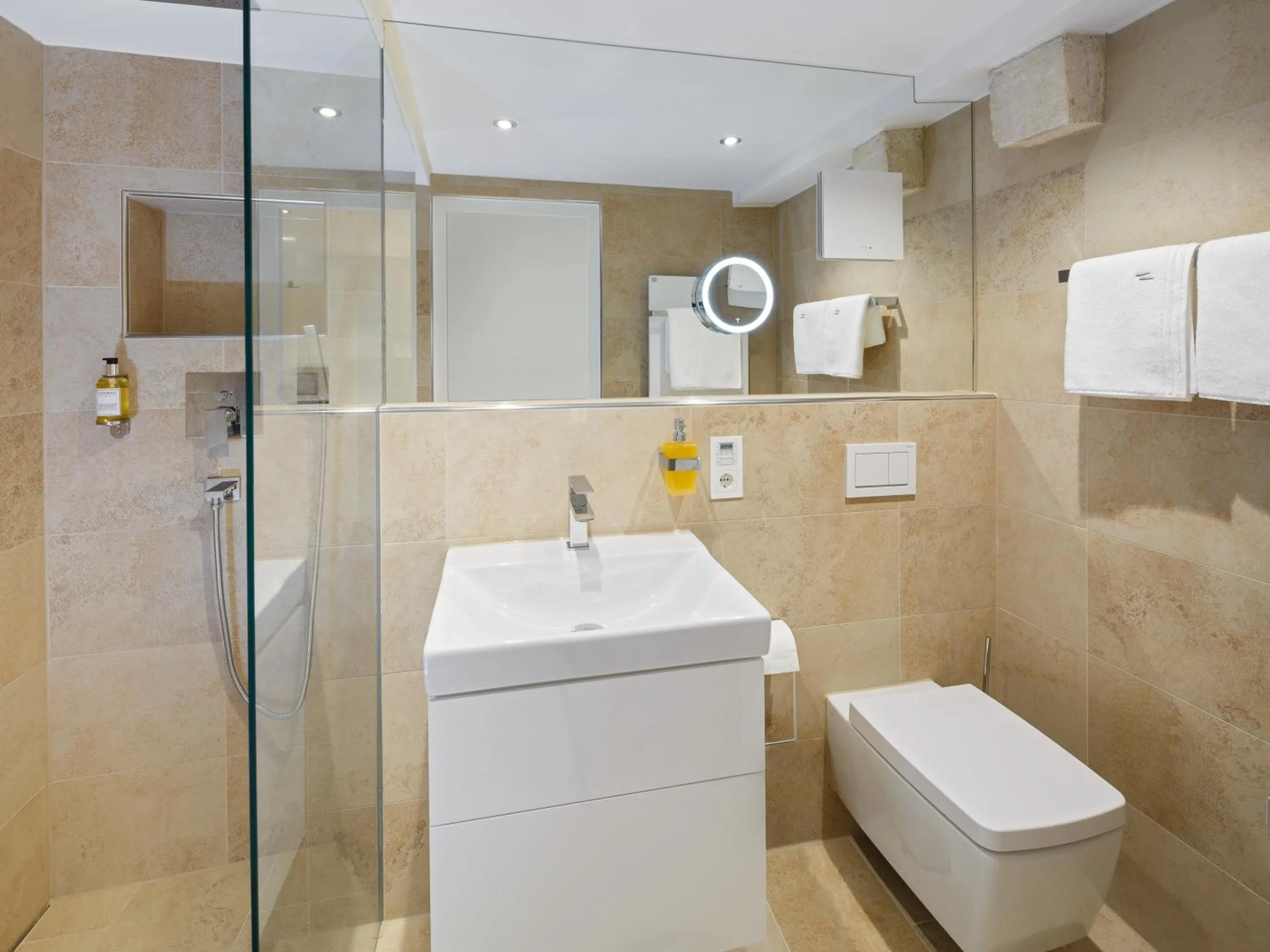 Shower in Domresidenz Regensburg