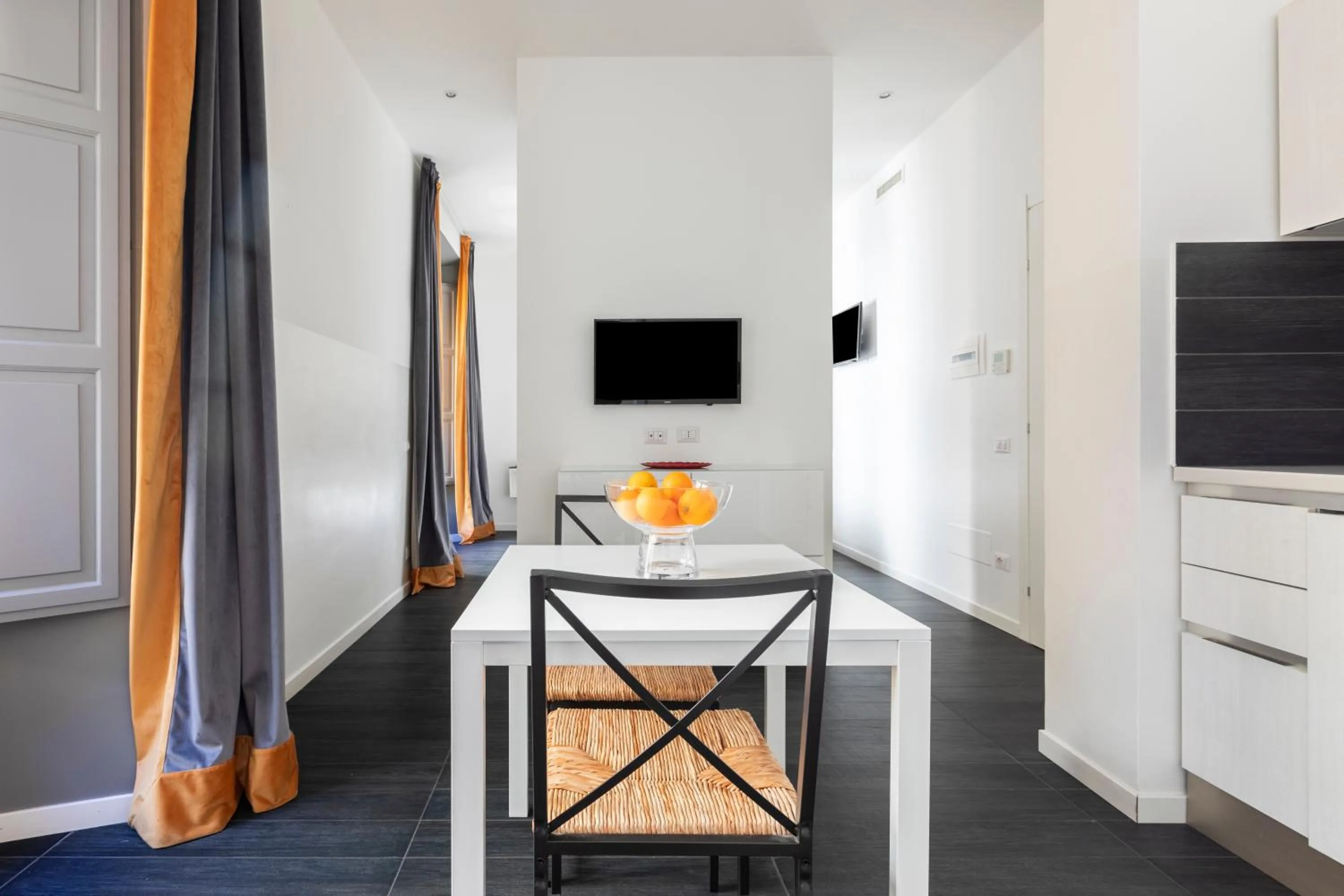 Kitchen or kitchenette in Vatican City Suites by Hili