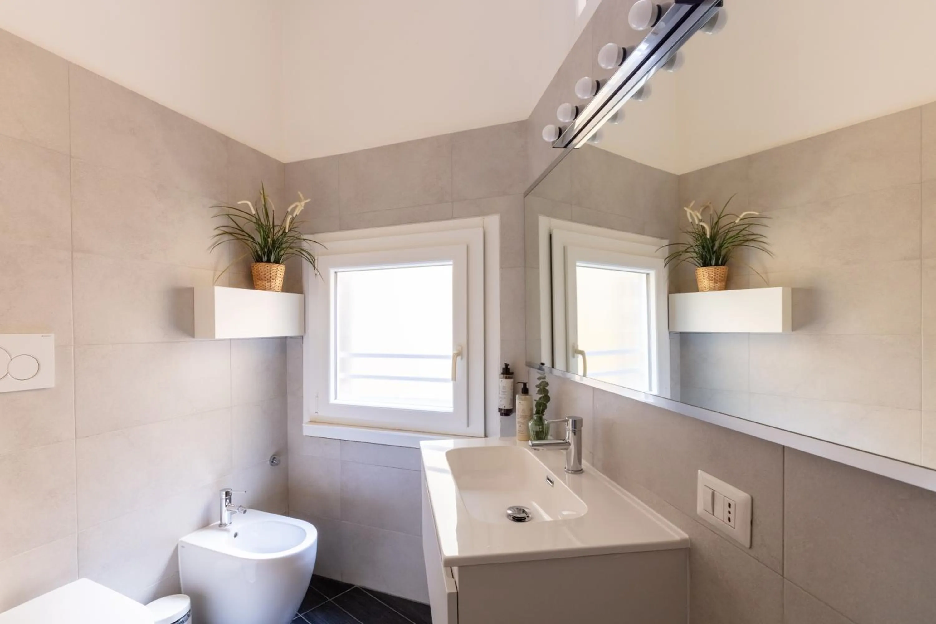 Vatican City Suites by Hili