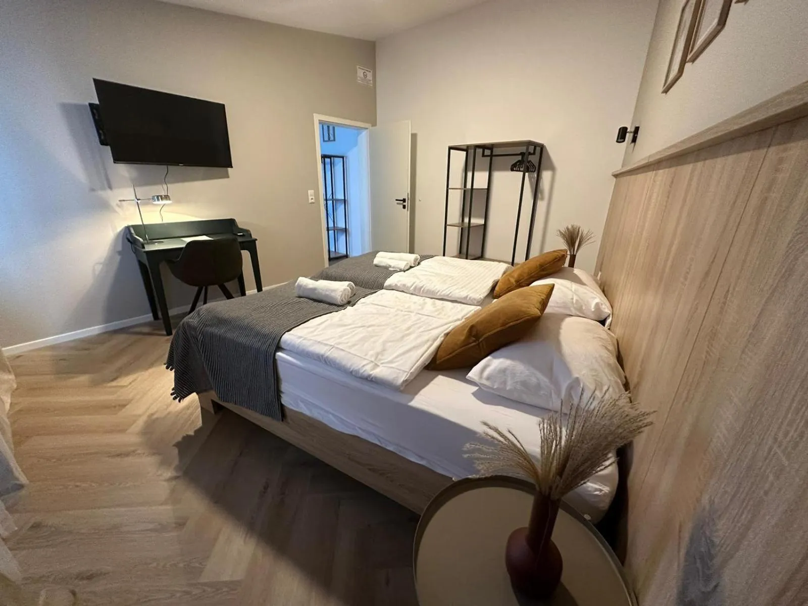 Bed in Aparthotel Lenau