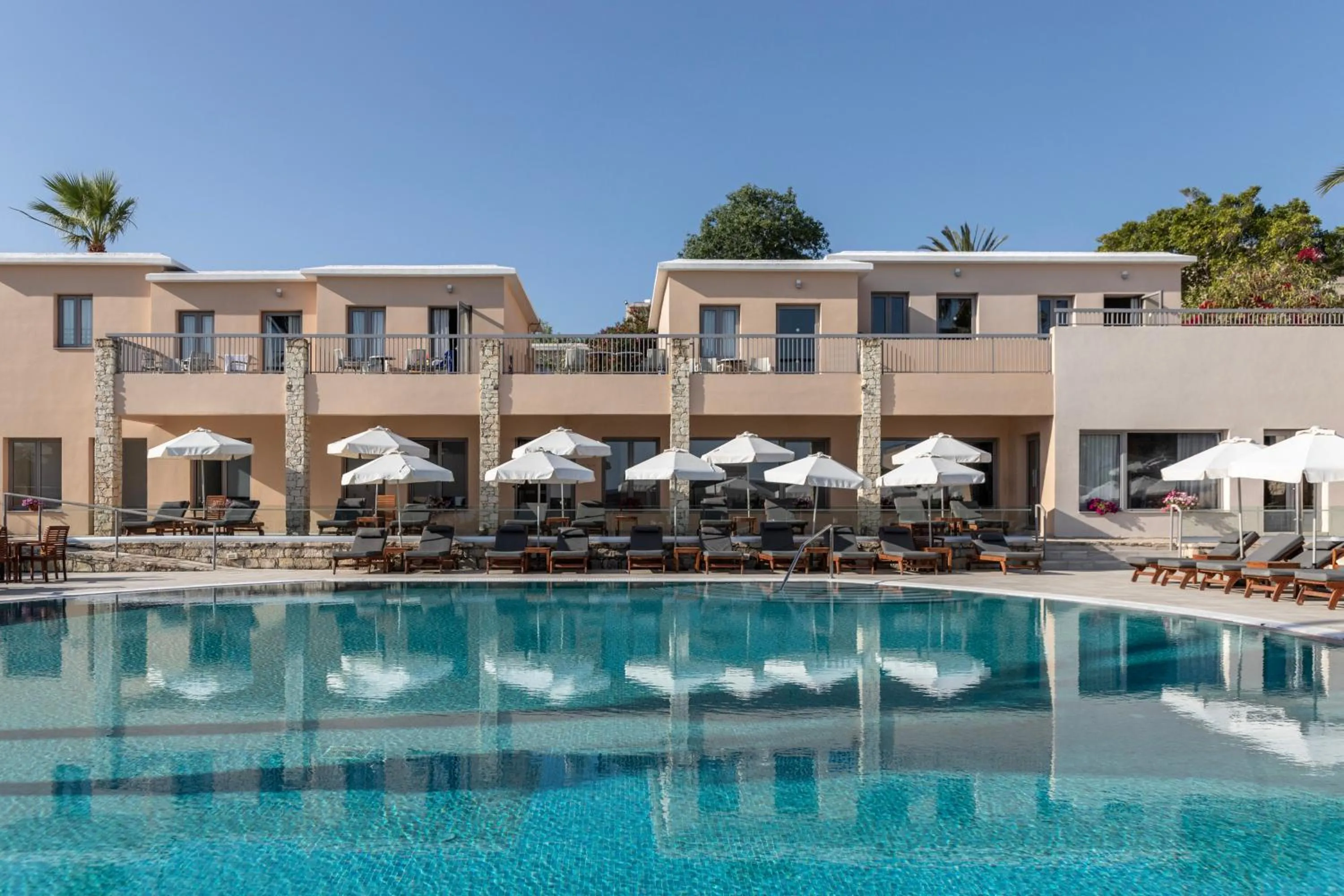 Louis St. Elias Resort & Waterpark