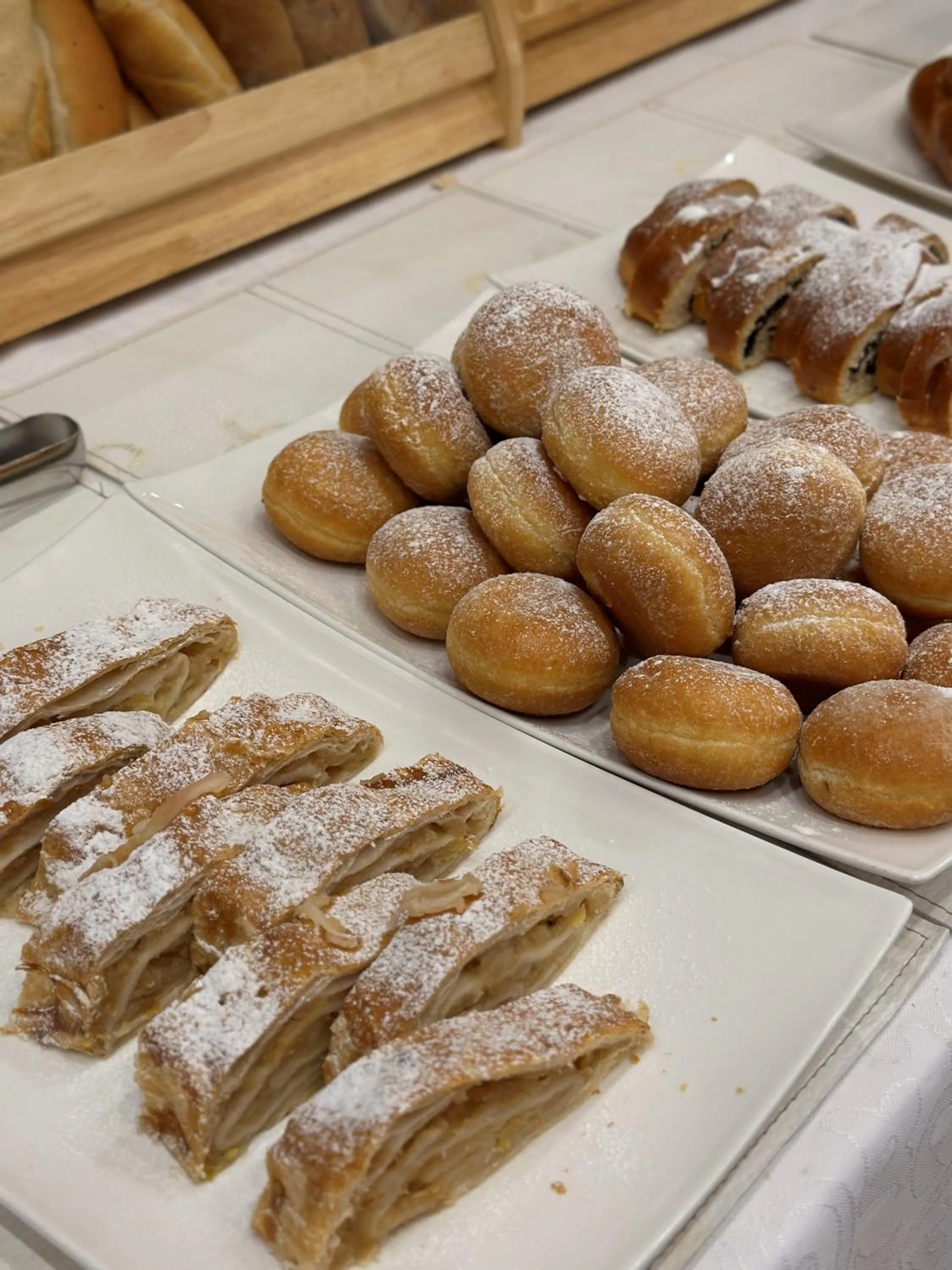 Breakfast in President Hotel Montfort