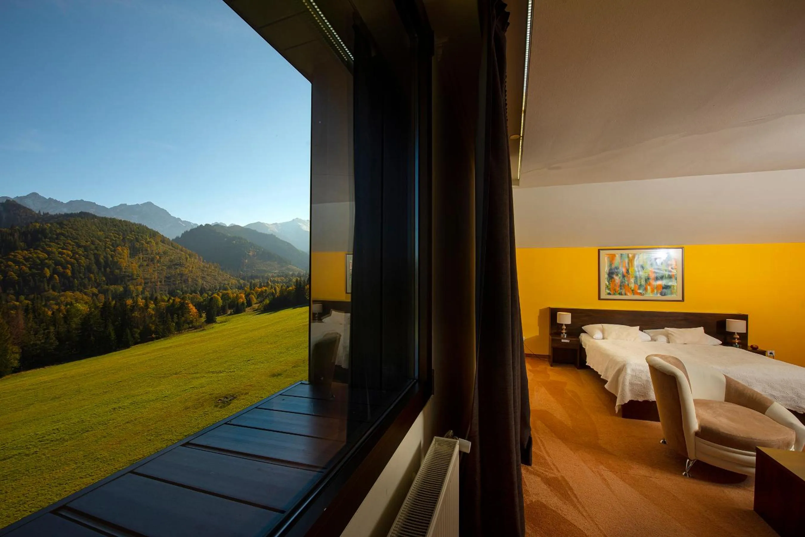 Bedroom in President Hotel Montfort
