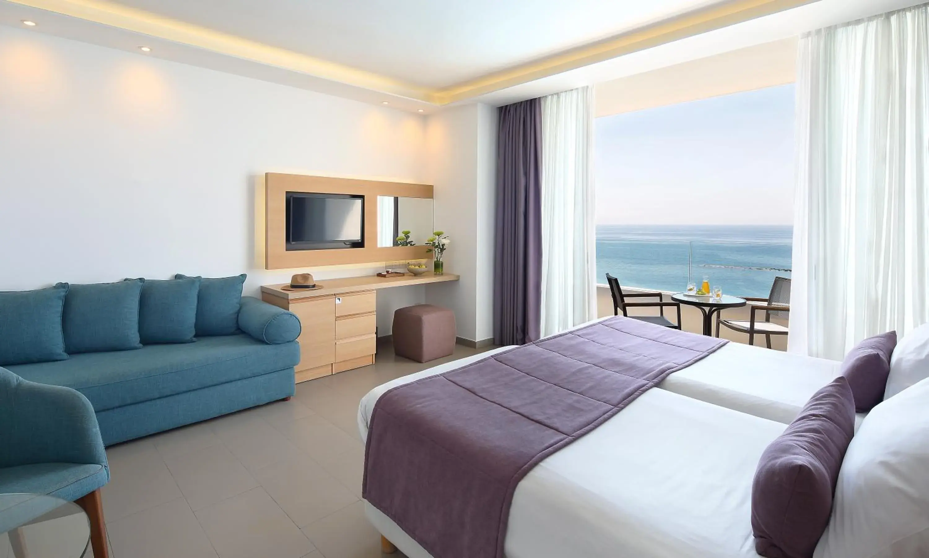 Deluxe Room Sea View in Royal Apollonia by Louis Hotels Deluxe Room Sea View in Royal Apollonia by Louis Hotels