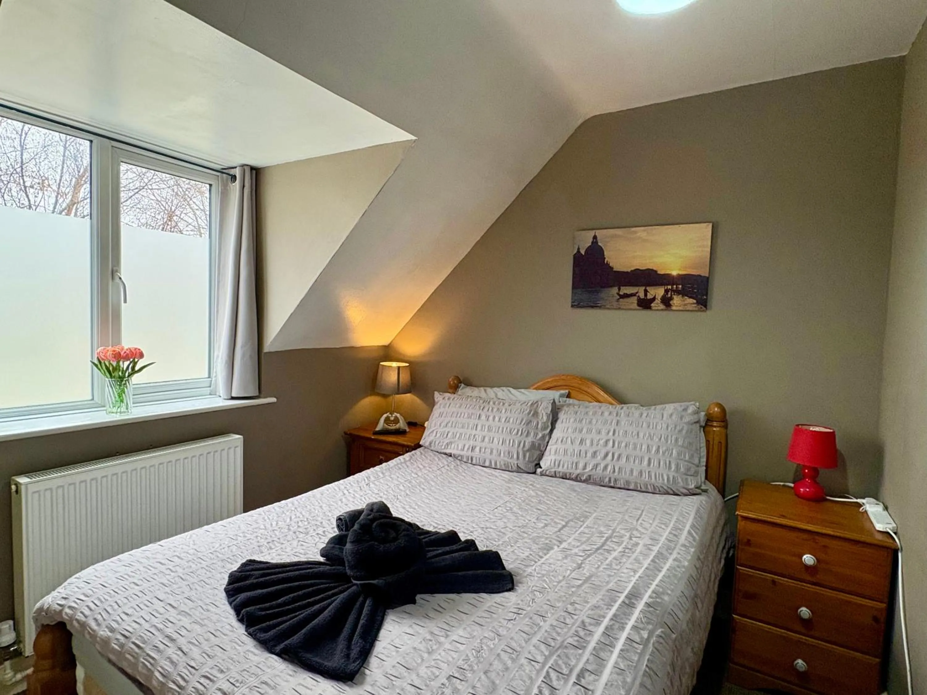 Bed in Travellers Rest Motel