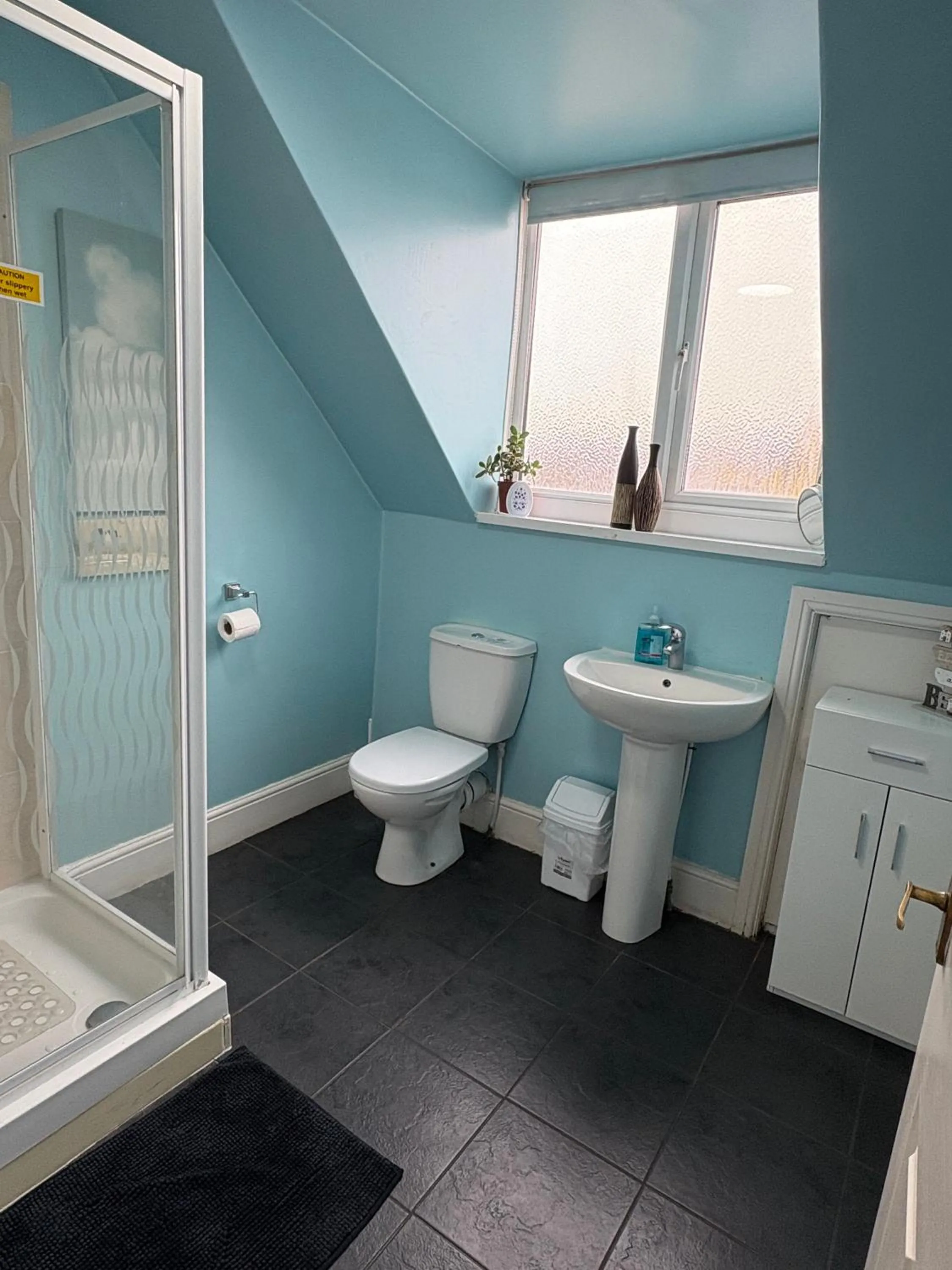 Shower in Travellers Rest Motel