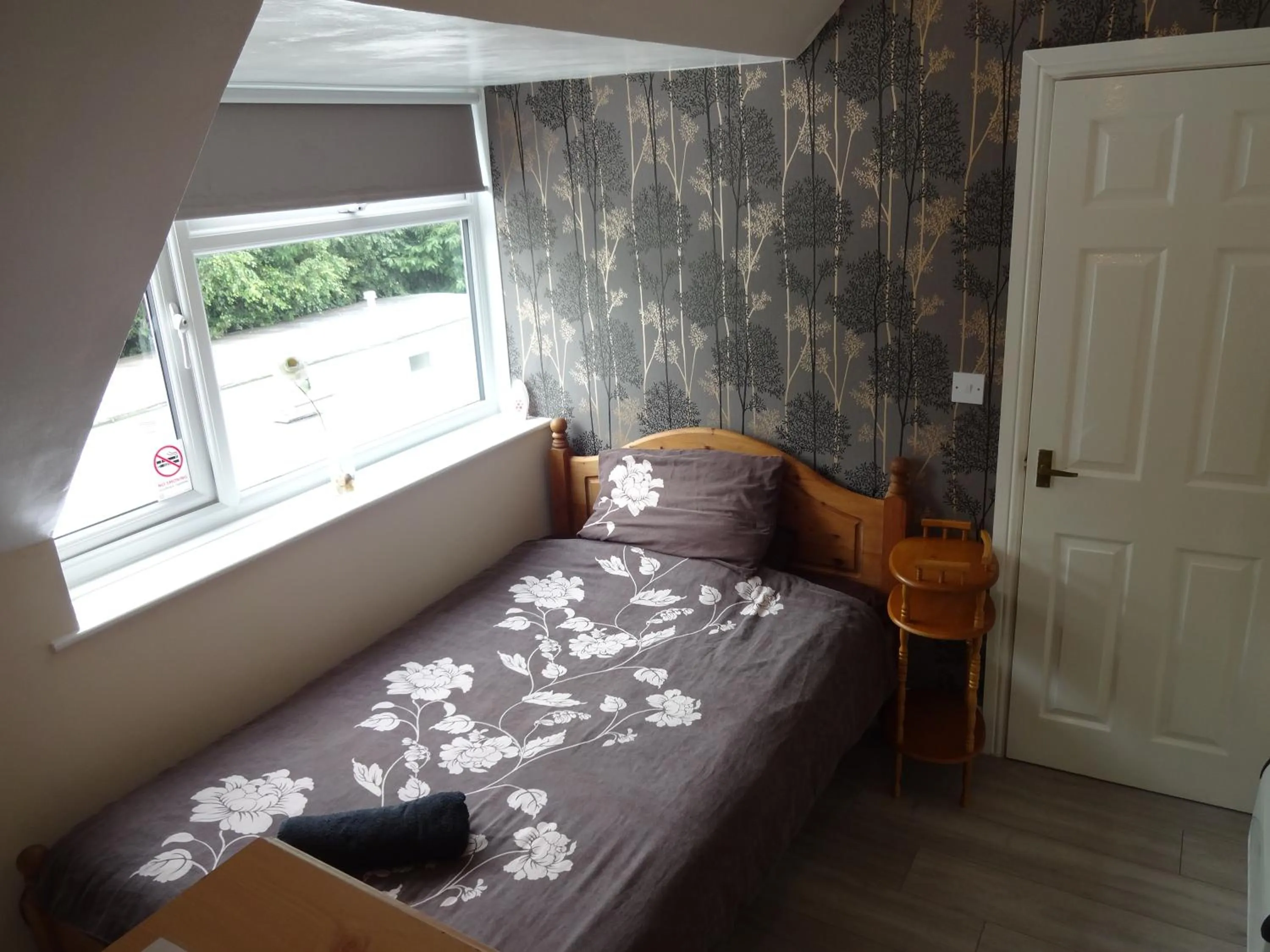 Photo of the whole room, Bed in Travellers Rest Motel