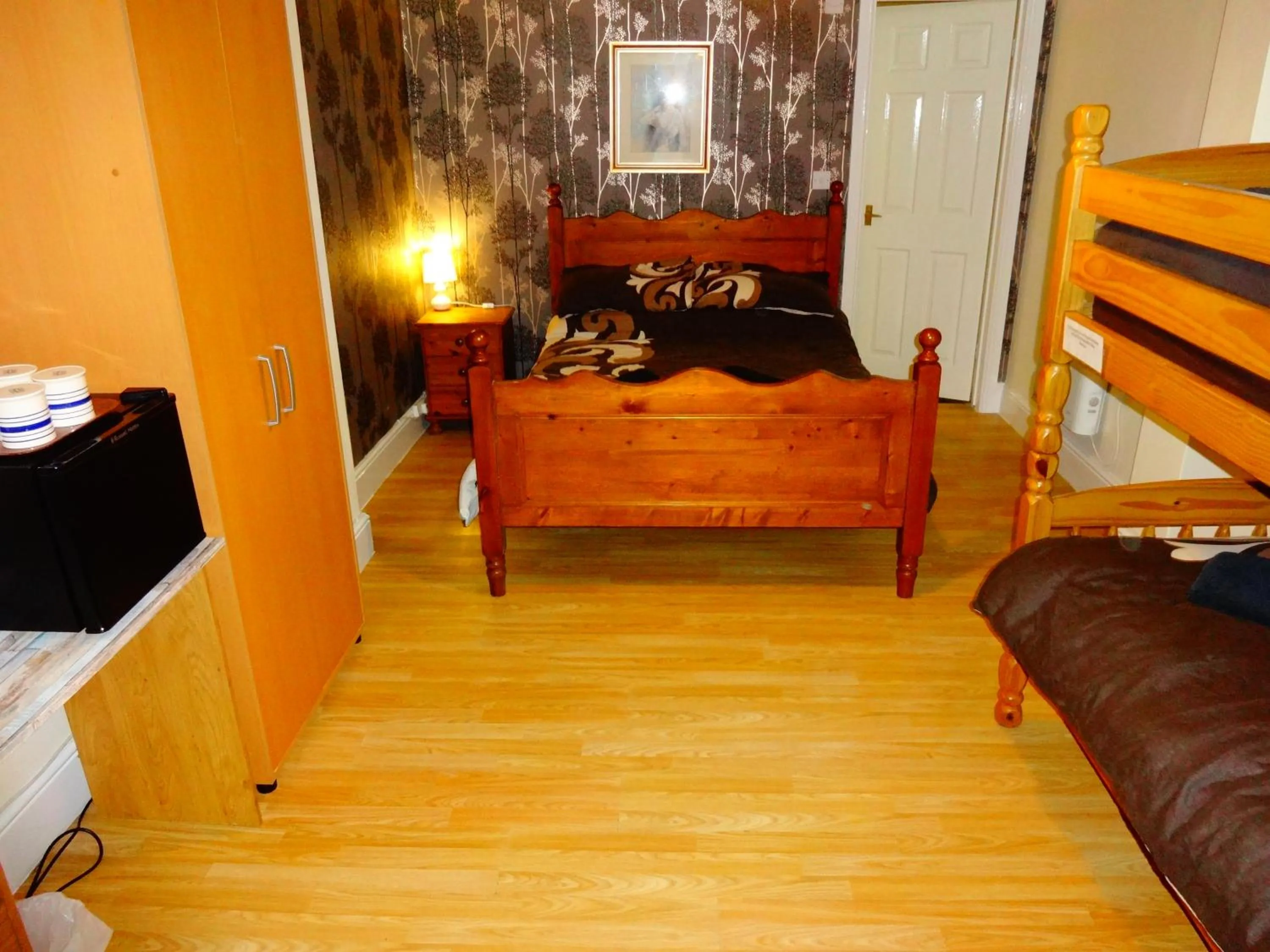 Photo of the whole room, Bed in Travellers Rest Motel