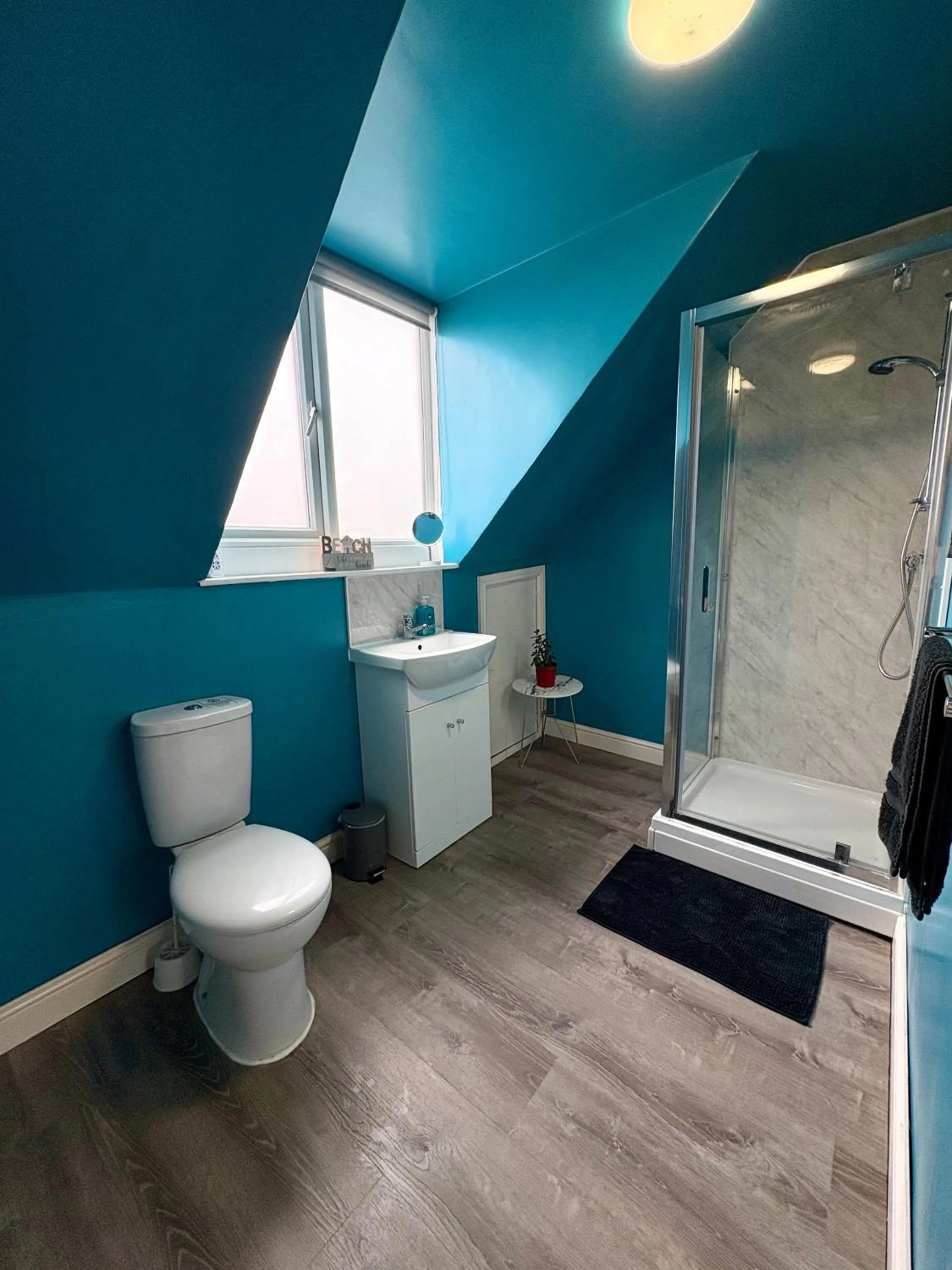 Shower in Travellers Rest Motel