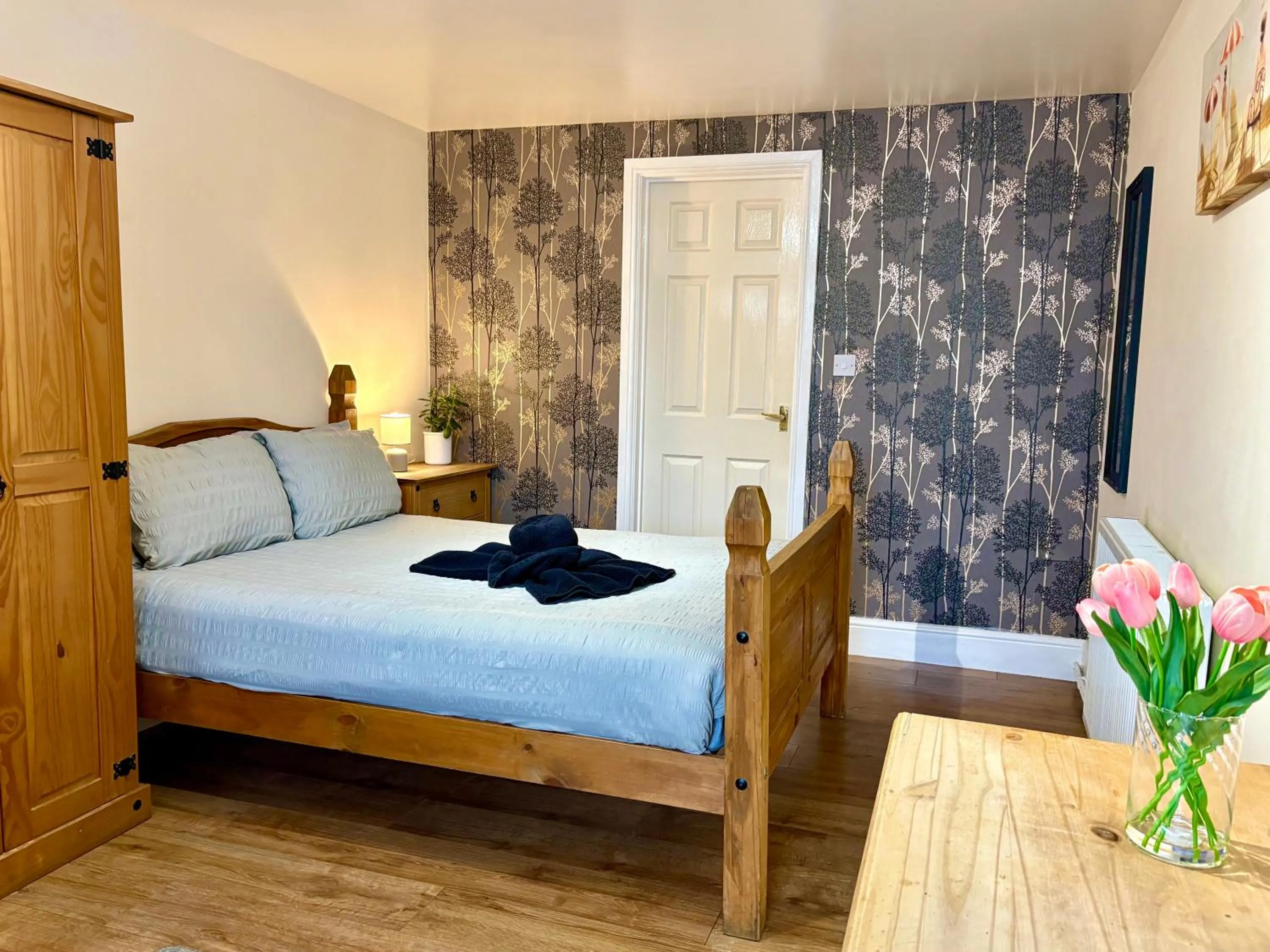 Bed in Travellers Rest Motel