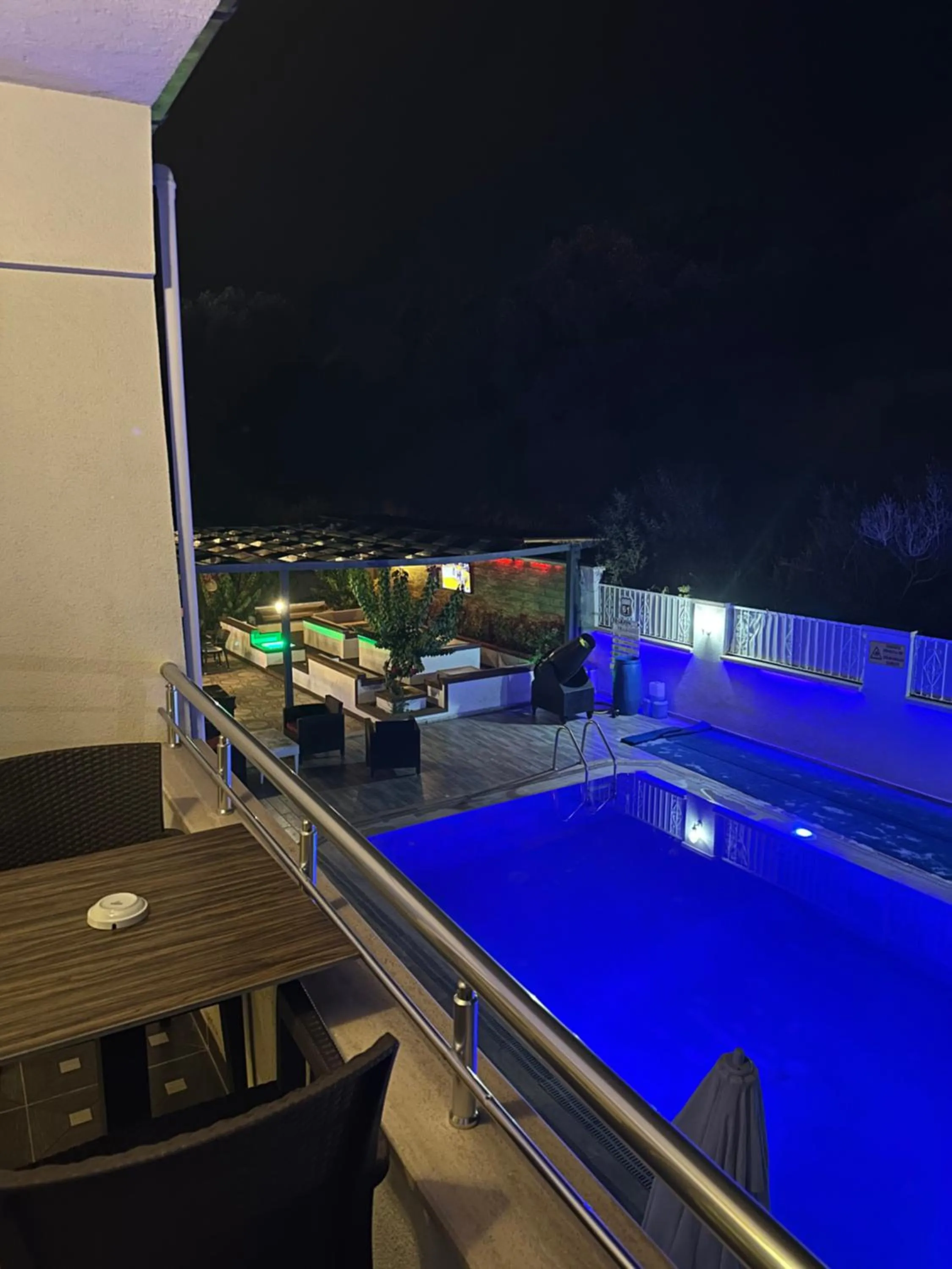 Pool view in Street61 Apart Hotel