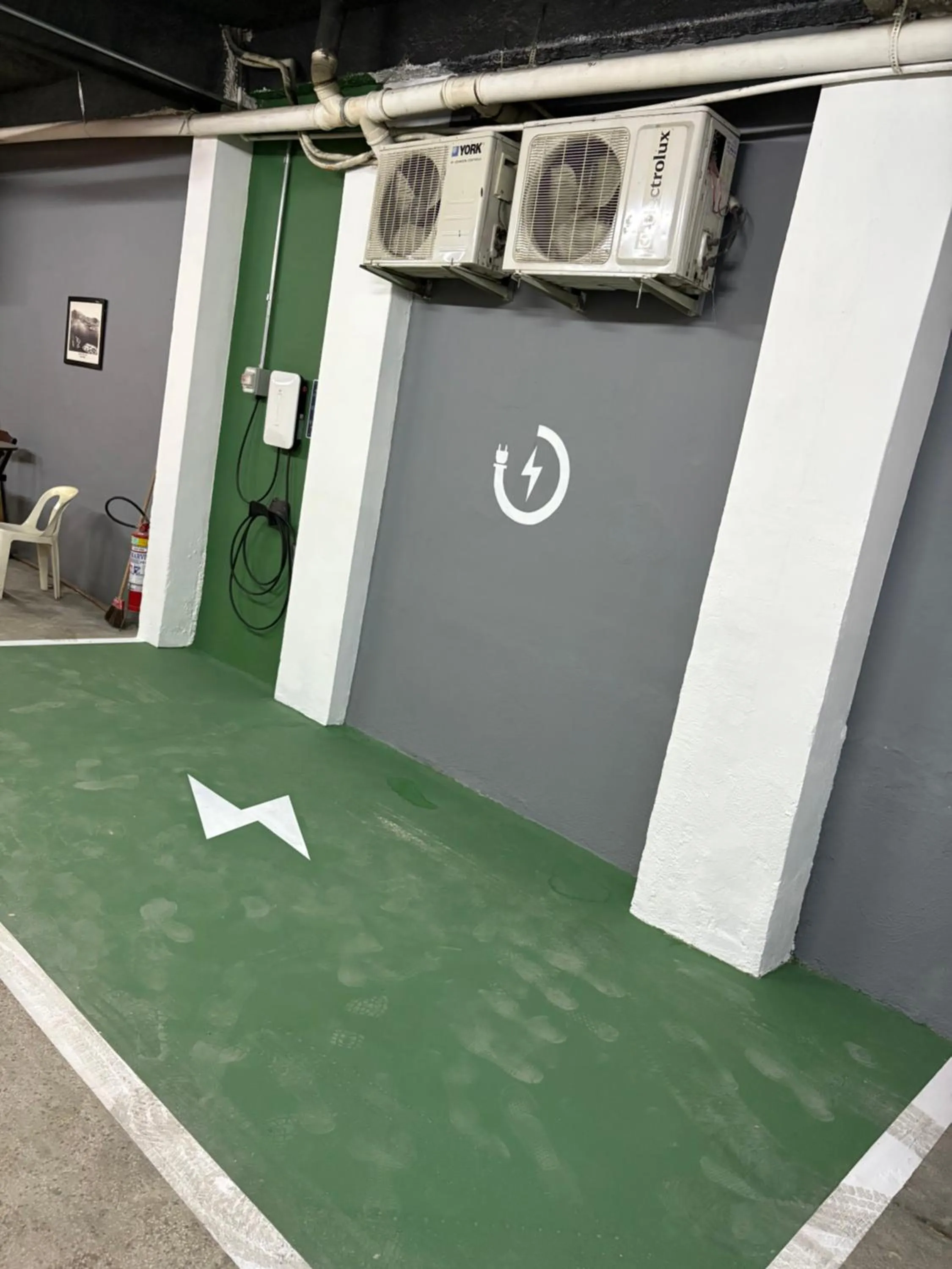 Property building in Downtown Santana Hotel