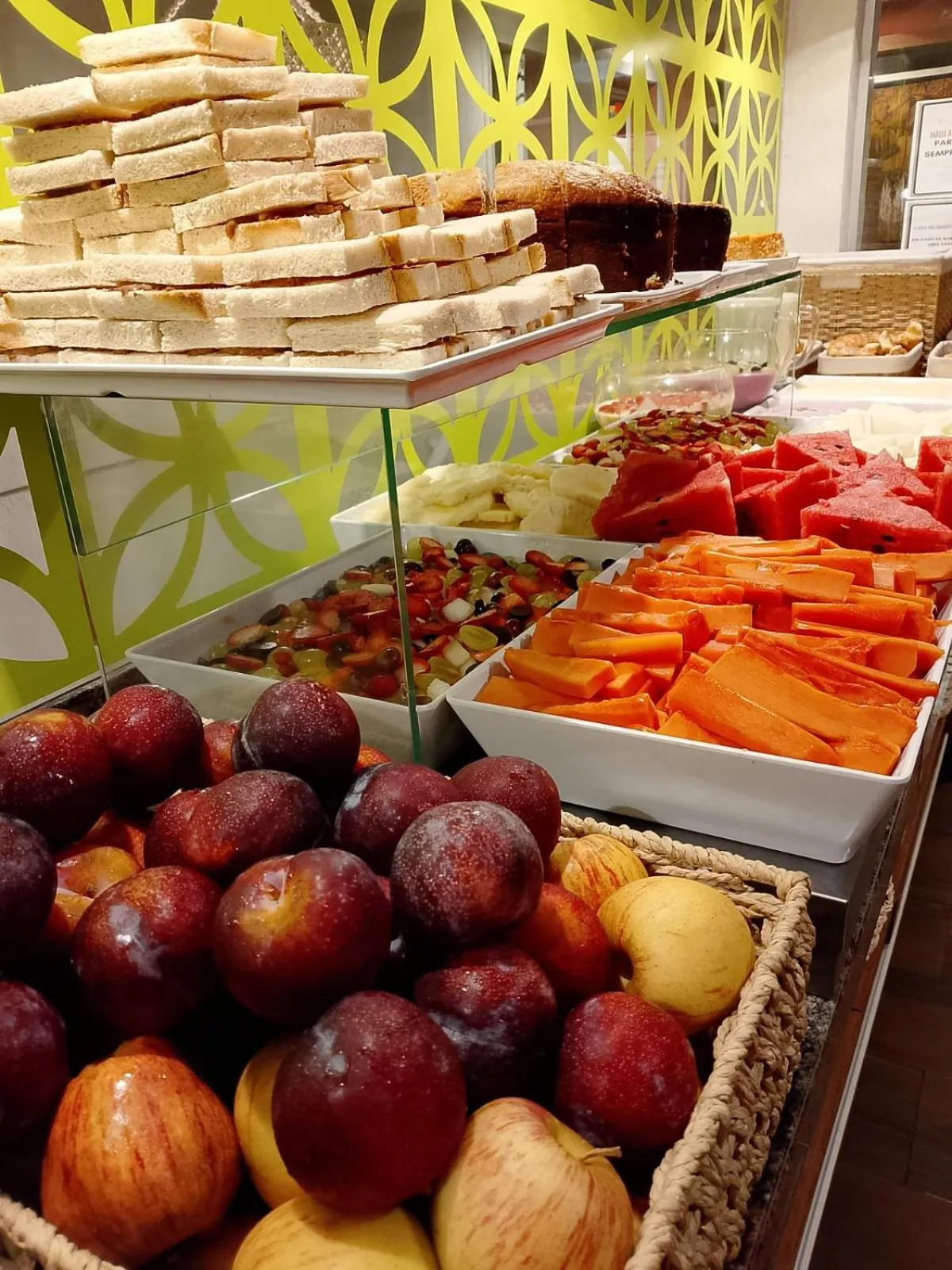 Food and drinks in Downtown Santana Hotel