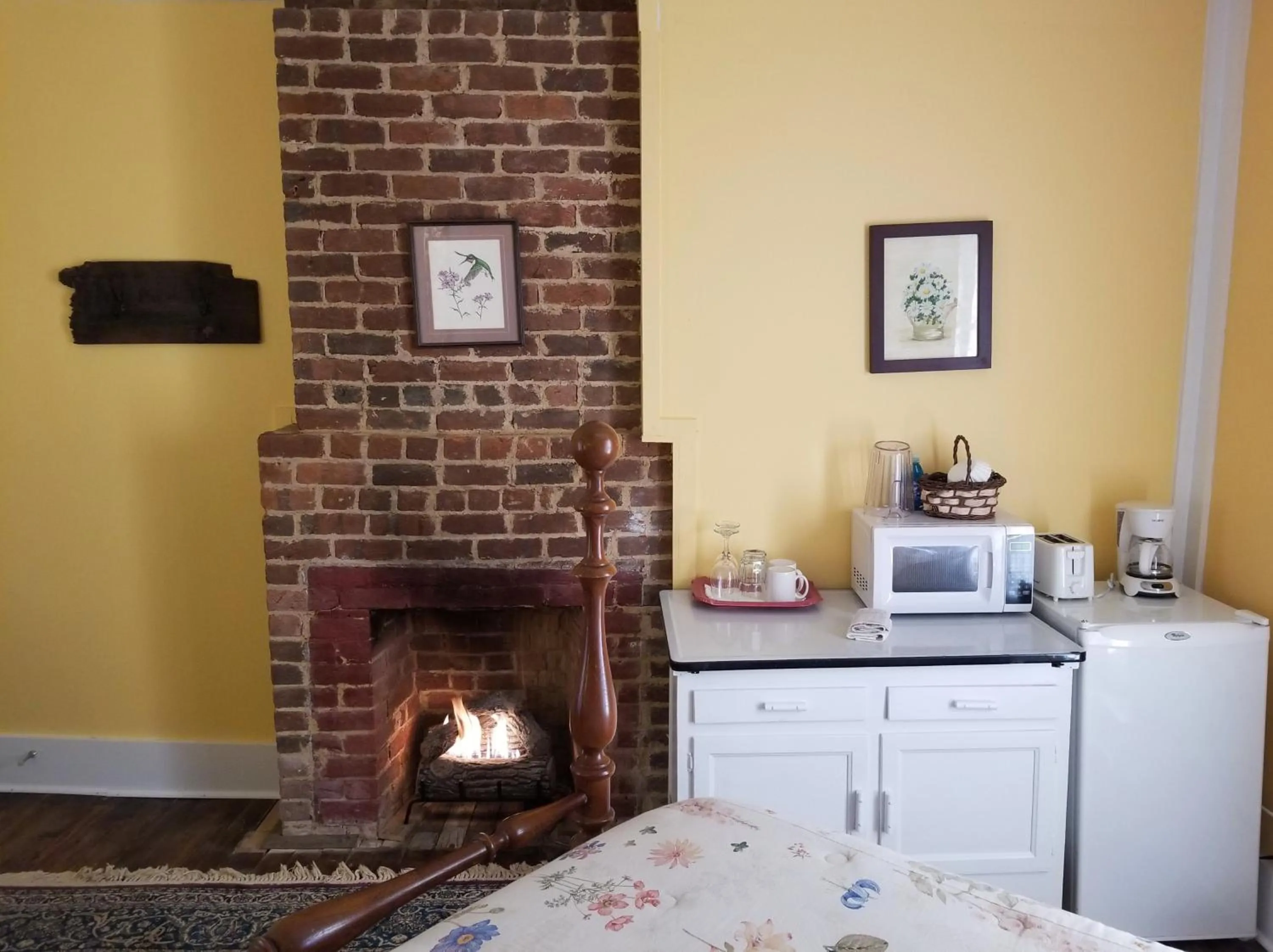 Coffee/tea facilities in The Cabins at Healing Springs