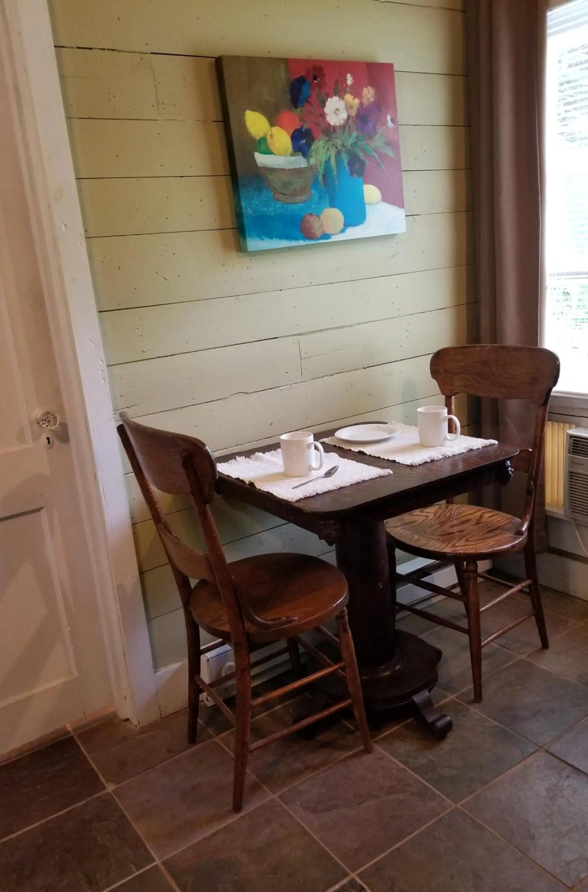 Dining area in The Cabins at Healing Springs