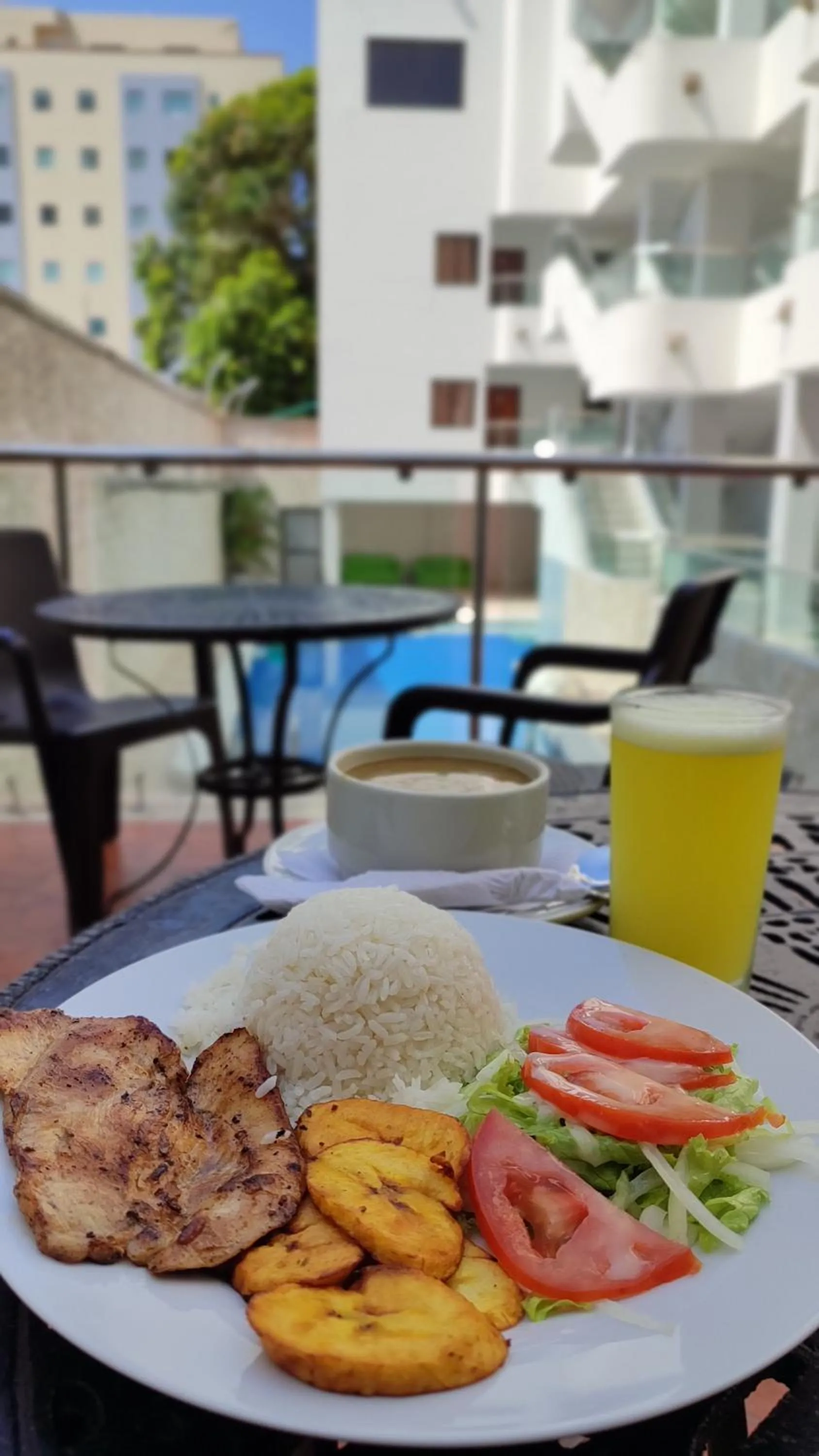 Food and drinks in Hotel Dorado BAQ