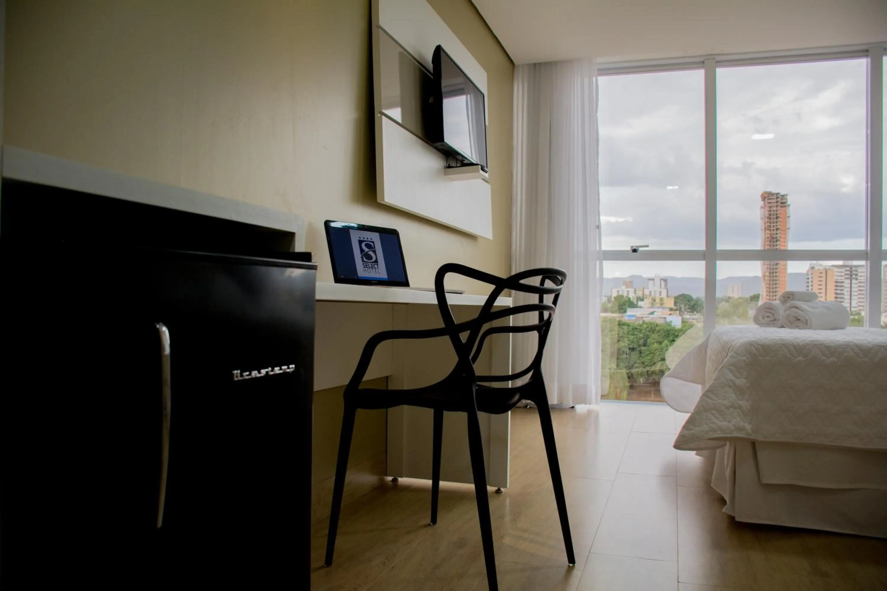 Area and facilities, Bed in Select Hotel