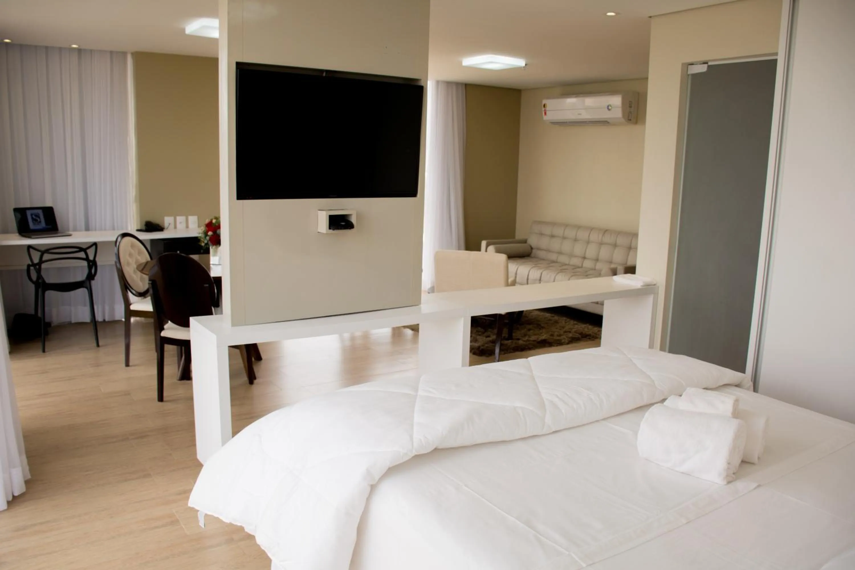 Other, Bed in Select Hotel