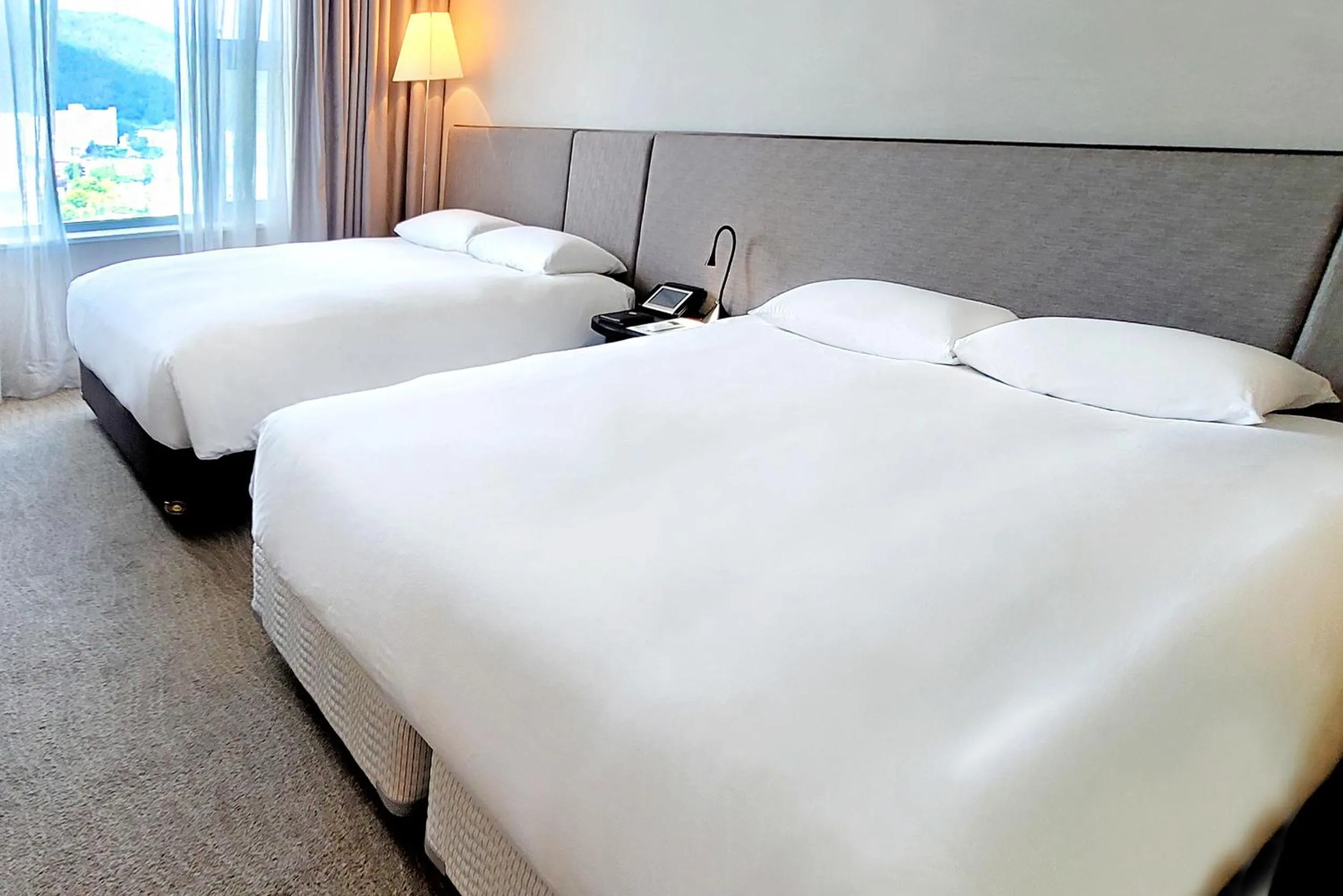 Bedroom, Bed in Geoje Samsung Hotel