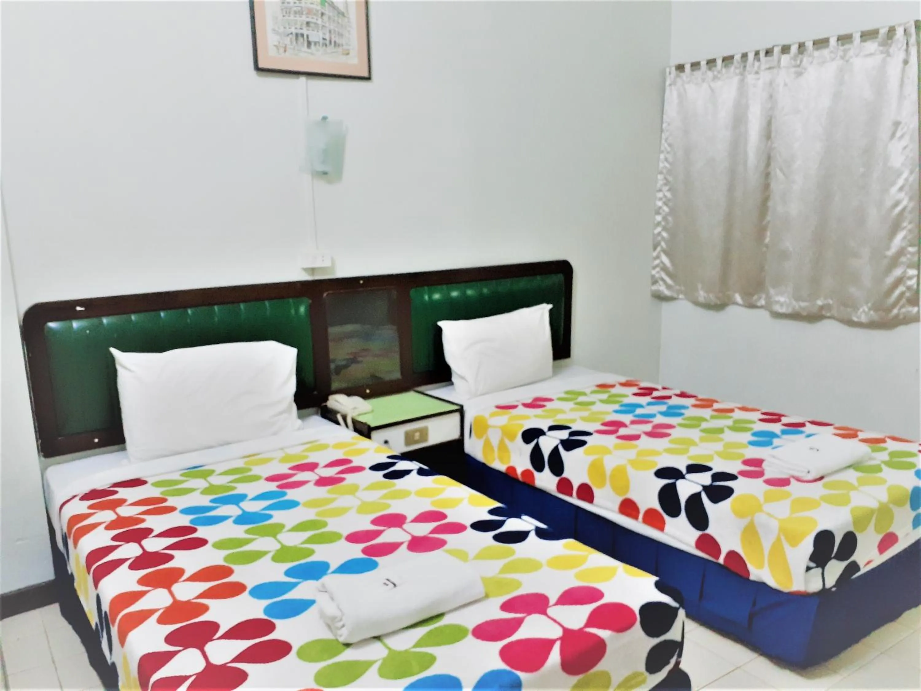 Photo of the whole room in Singapore Hotel