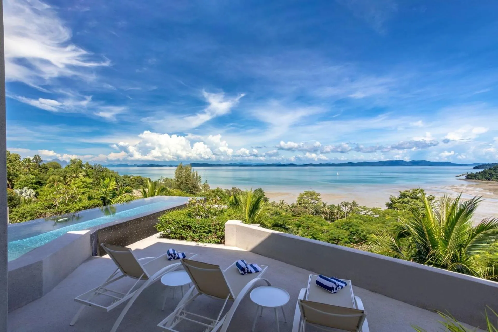 Day in Villa Leelawadee