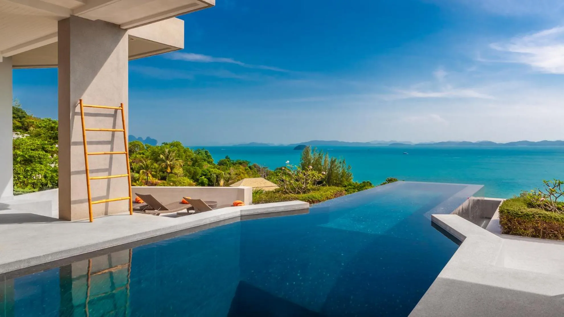 Swimming pool in Villa Leelawadee